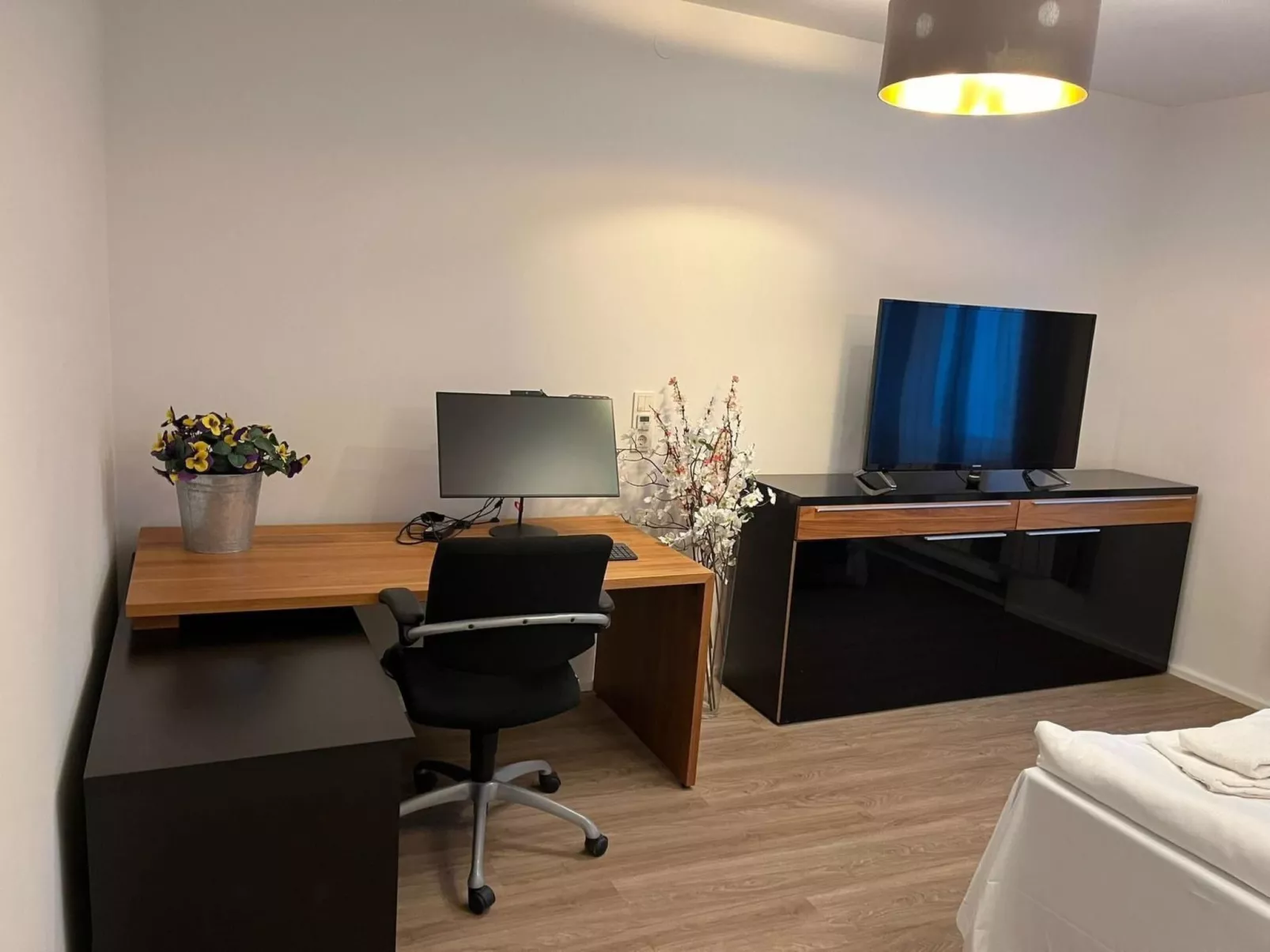 Porschenahe Ferienwohnung für Klang-Liebhaber-Drinnen