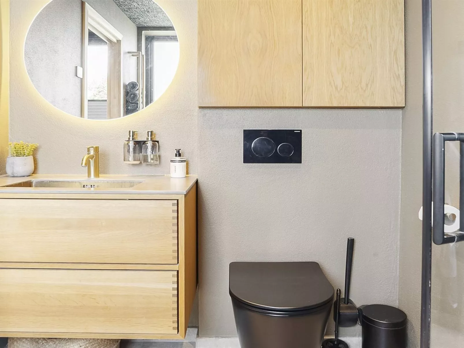 "Greta" - 125m from the sea-Drinnen