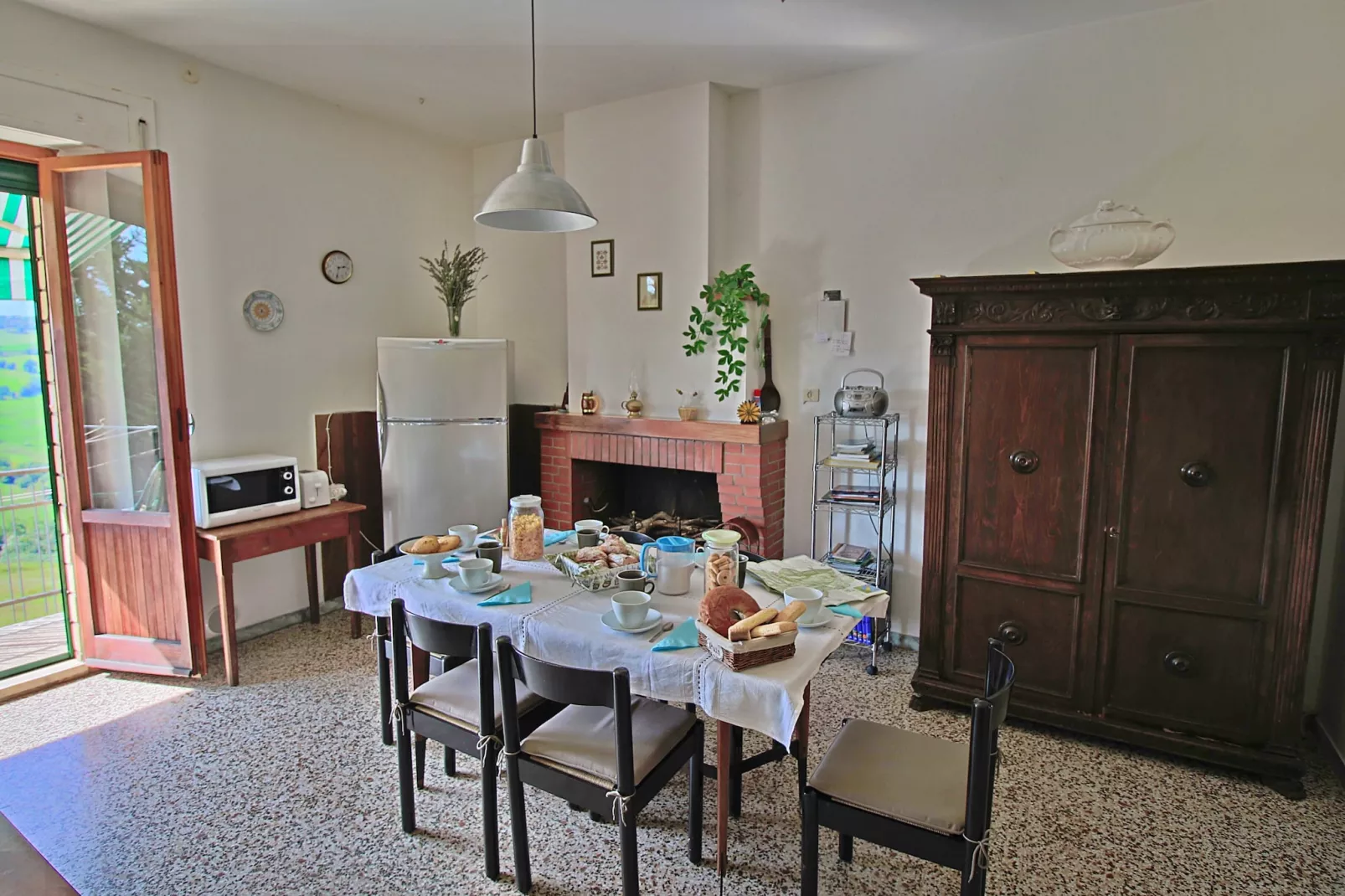 Villa Arianna-Esszimmer