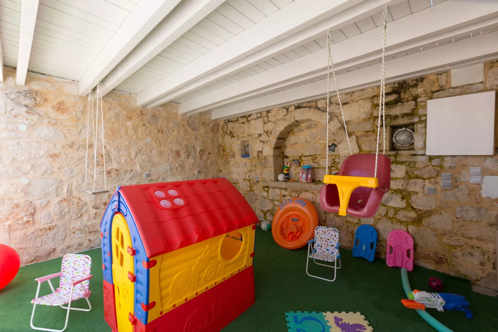 Petro Kampos Villa 1-Facilities
