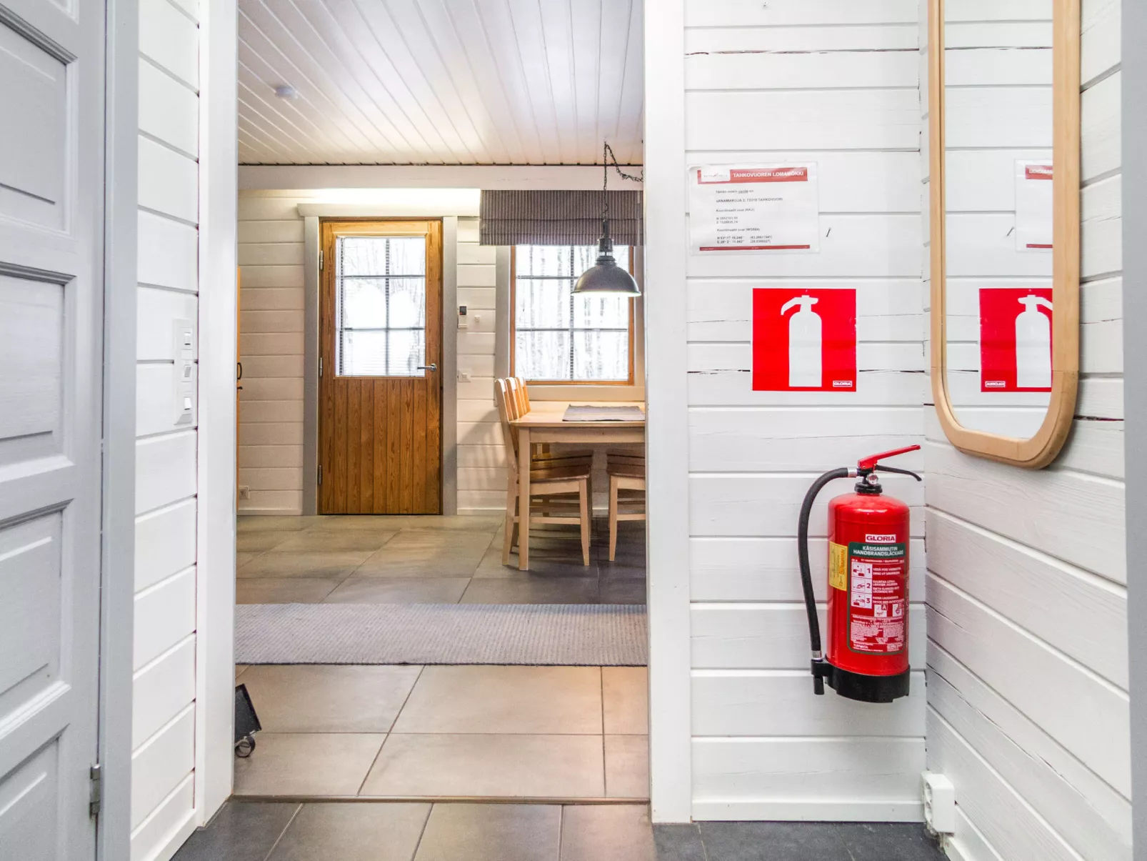 Voimatahko - Drinnen