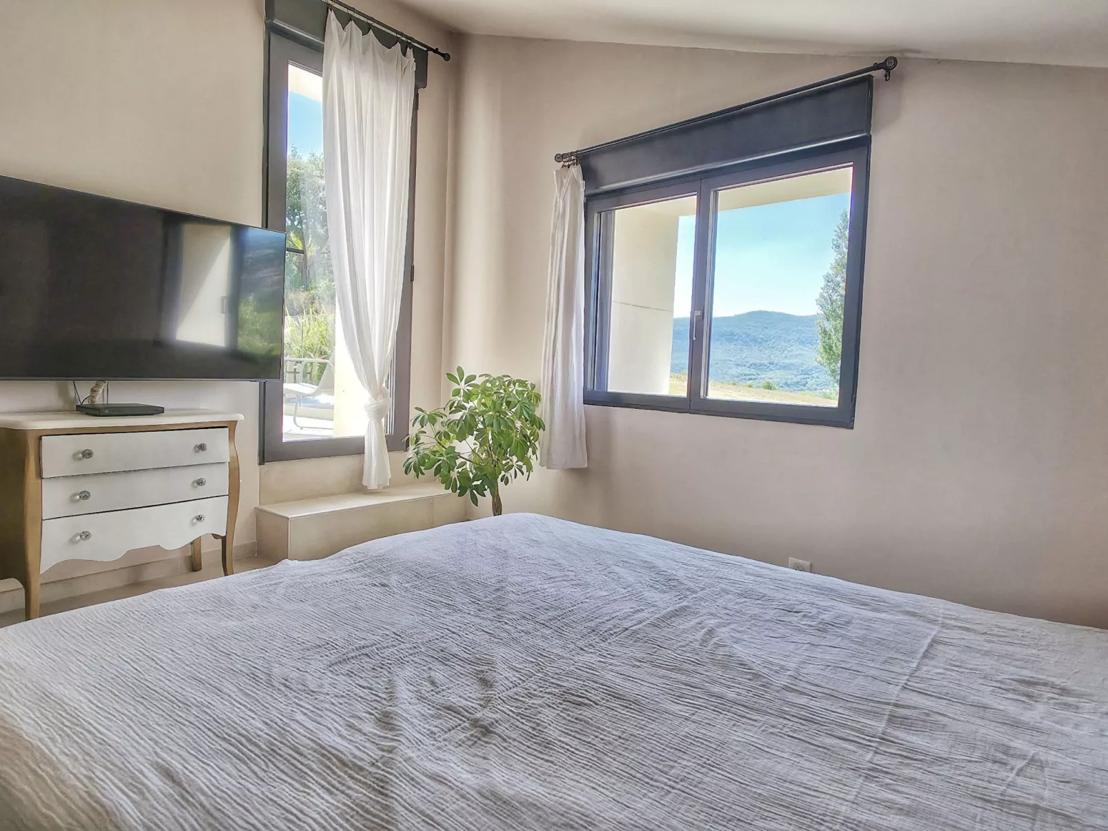 Bauernhaus aus Stein mit schöner Aussicht "Mas de Lysis". - Image-tags.info