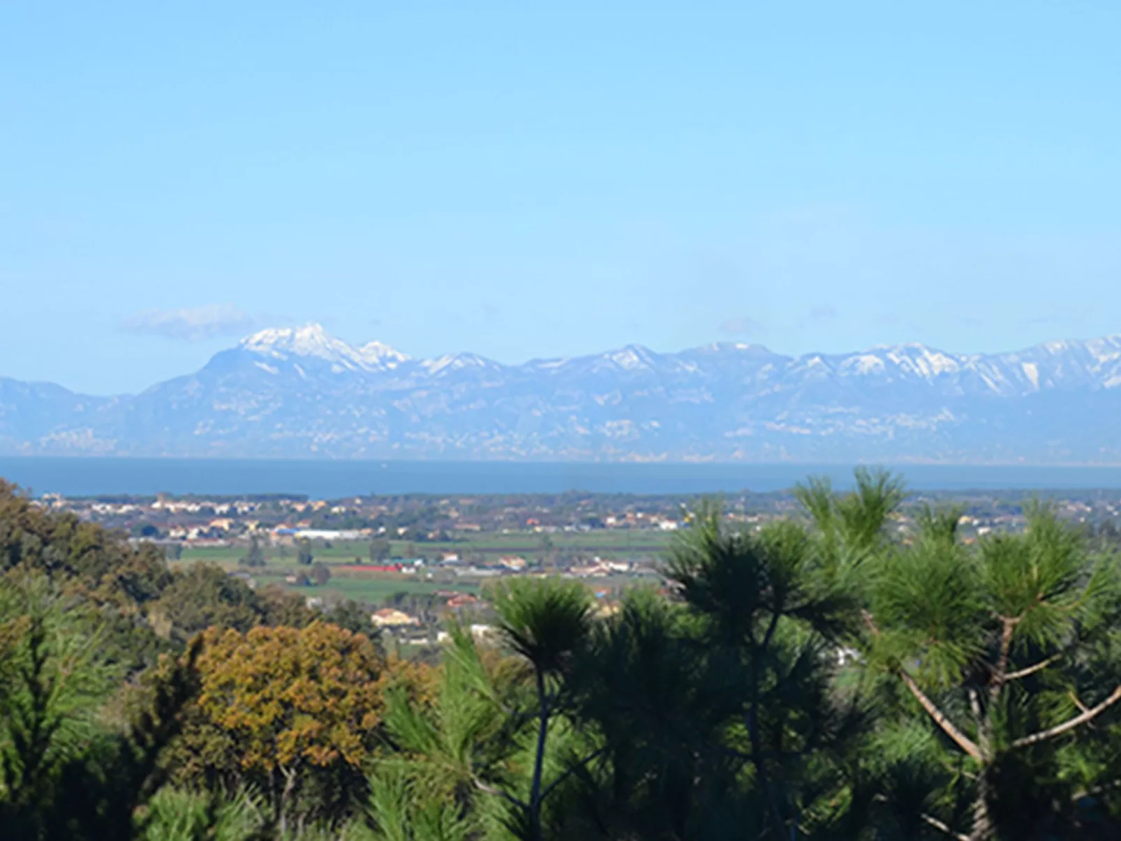 Mit privatem Garten, Meerblick und Gemeinschaftspool - Image-tags.info