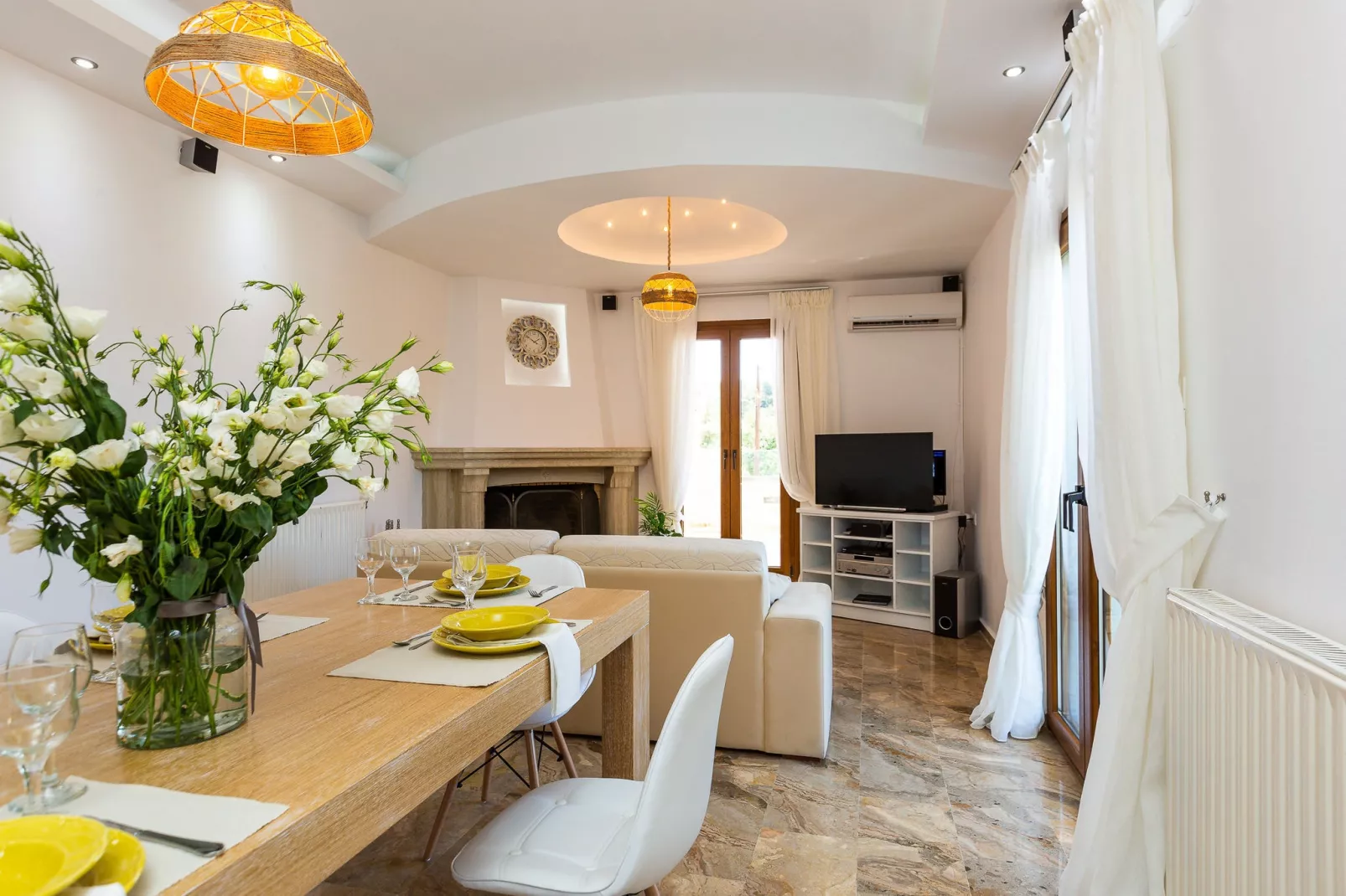 Petro Kampos Villa 3-Dining room