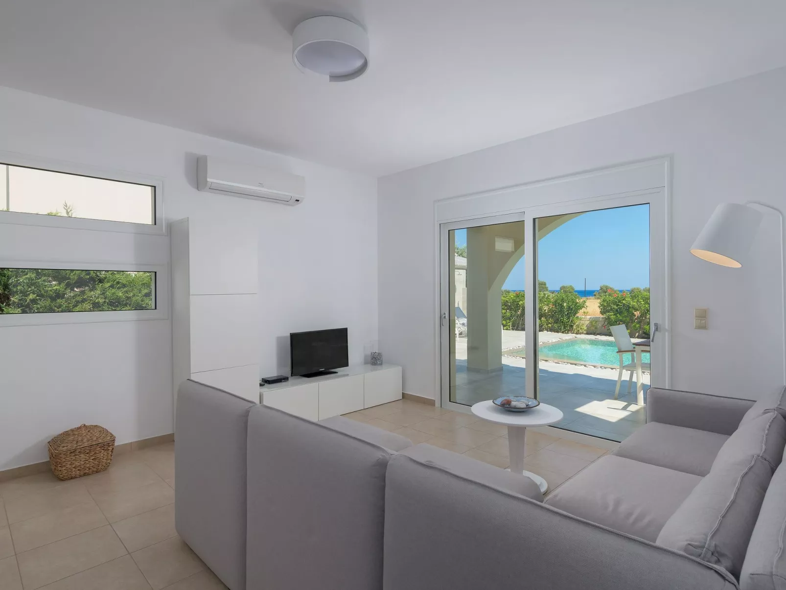 Liebevoll ausgestattetes Haus in ruhiger Lage mit beheiztem Pool und Meerblick - Image-tags.info