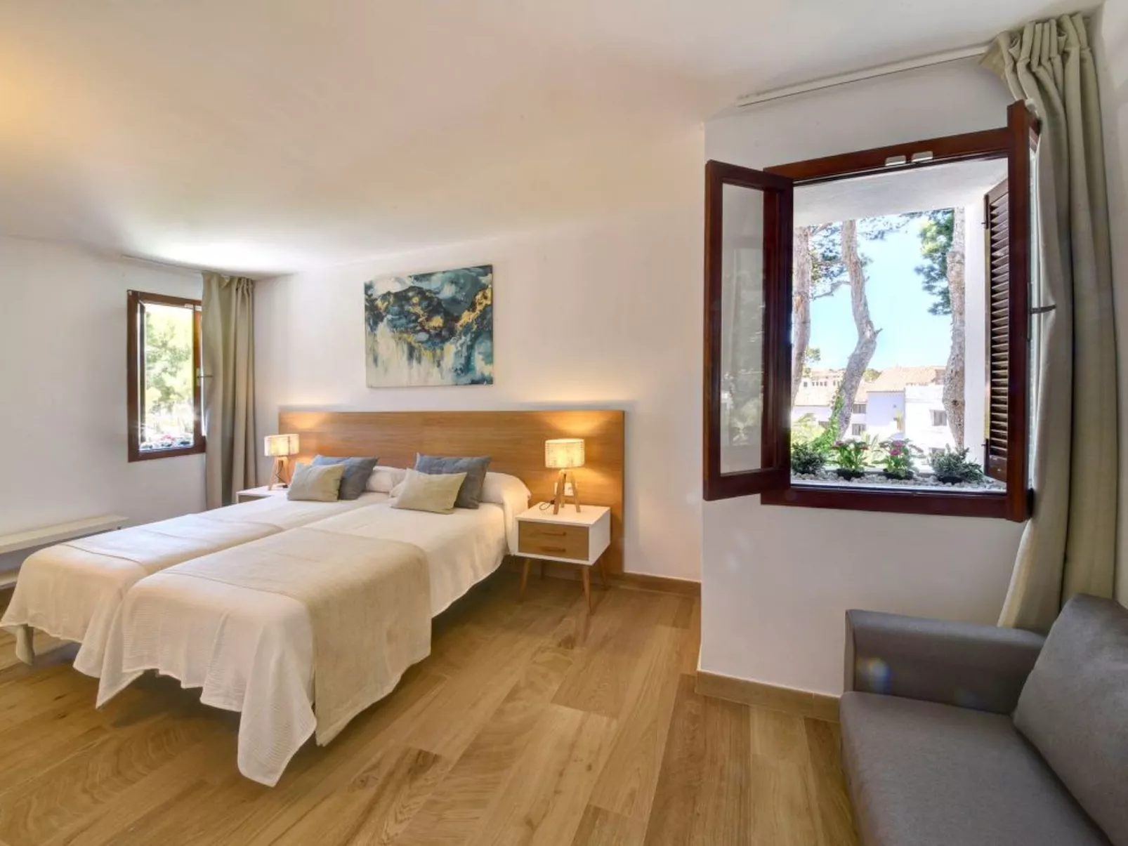 Neu renoviertes, modernes Apartment für 4 Personen, direkt an der Cala Ferrera - Drinnen