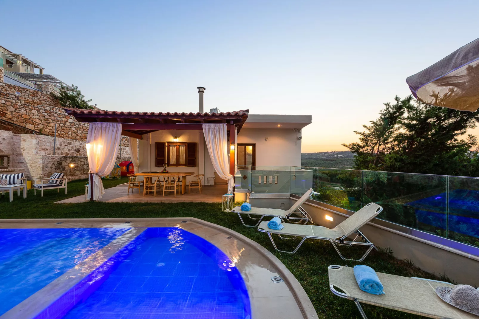 Petro Kampos Villa's-Exterior summer