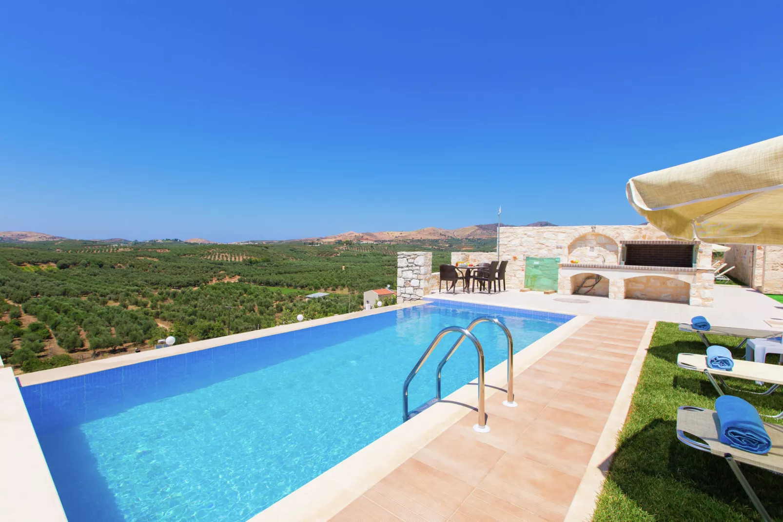 Petro Kampos Villa's-View summer