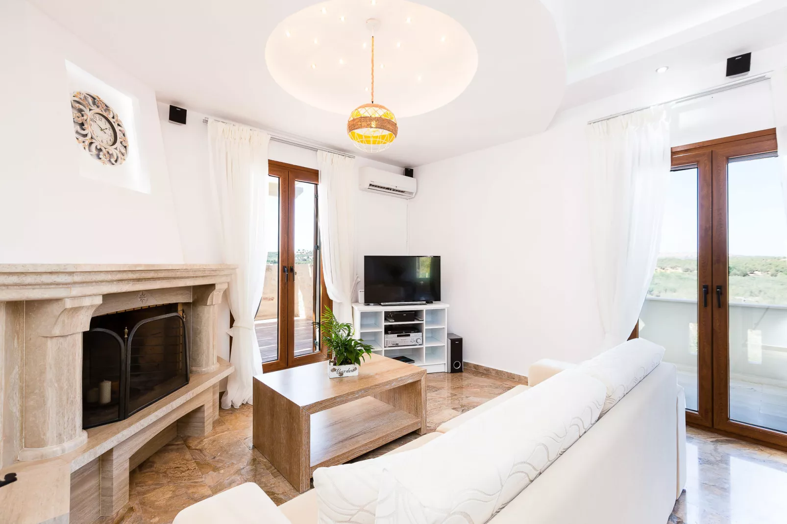 Petro Kampos Villa's