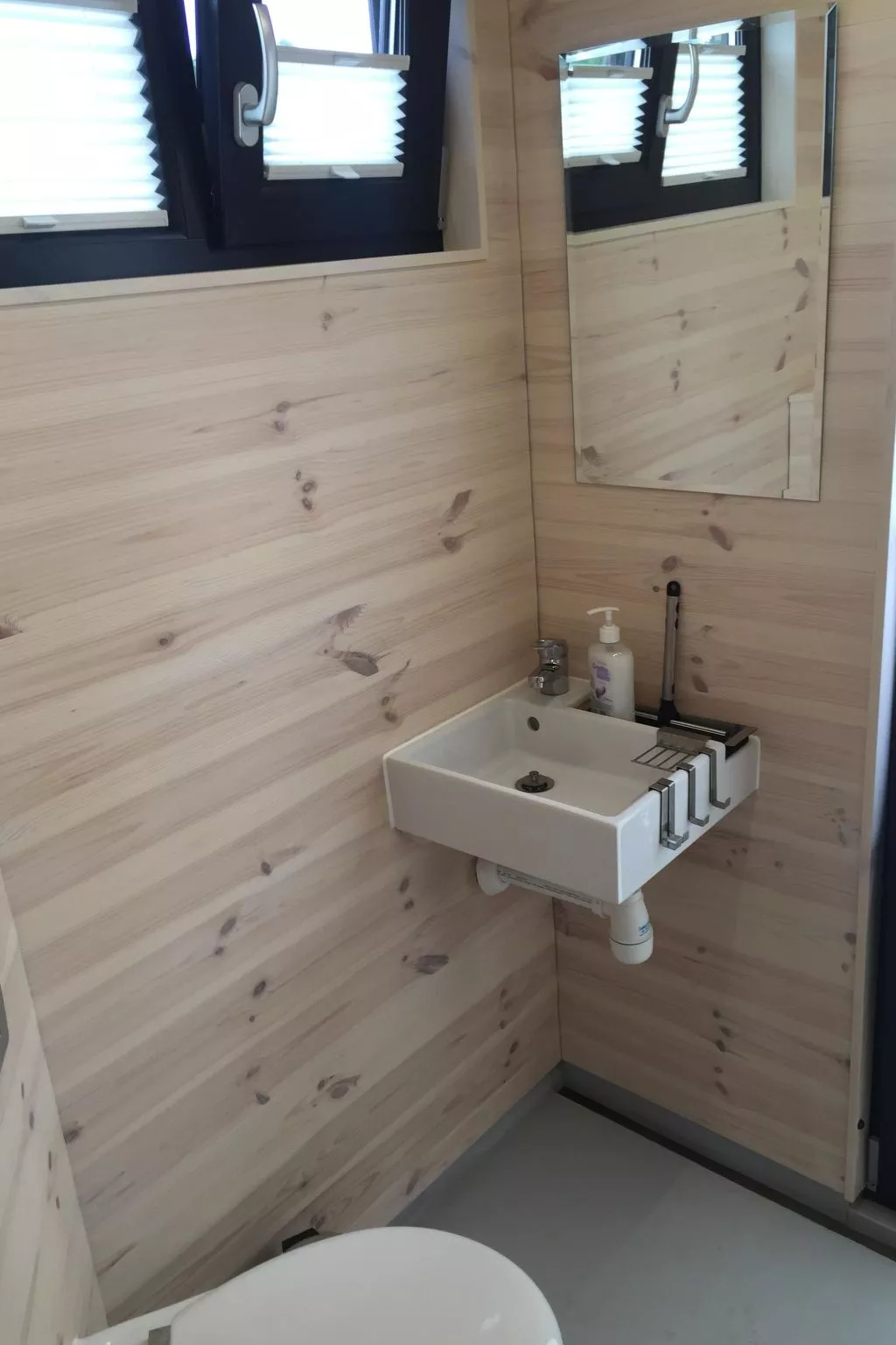 Hausboot für zwei Personen mit Kamin und Terrasse - Image-tags.info