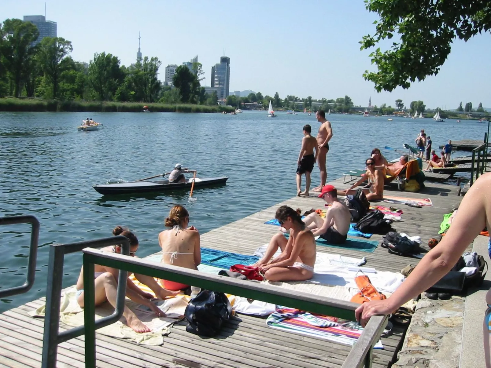 Moderne Wohnung in Kaisermühlen mit Garten und Panoramablick - Image-tags.info