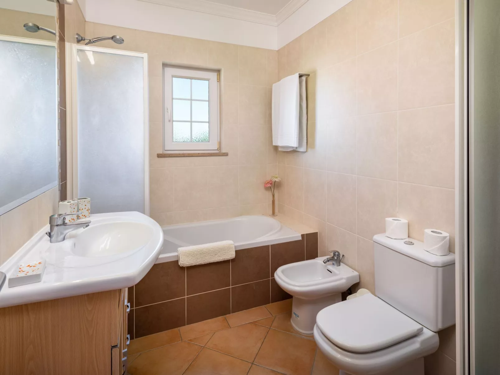 4-Schlafzimmer-Villa, Garten, Pool, Strand - Image-tags.info