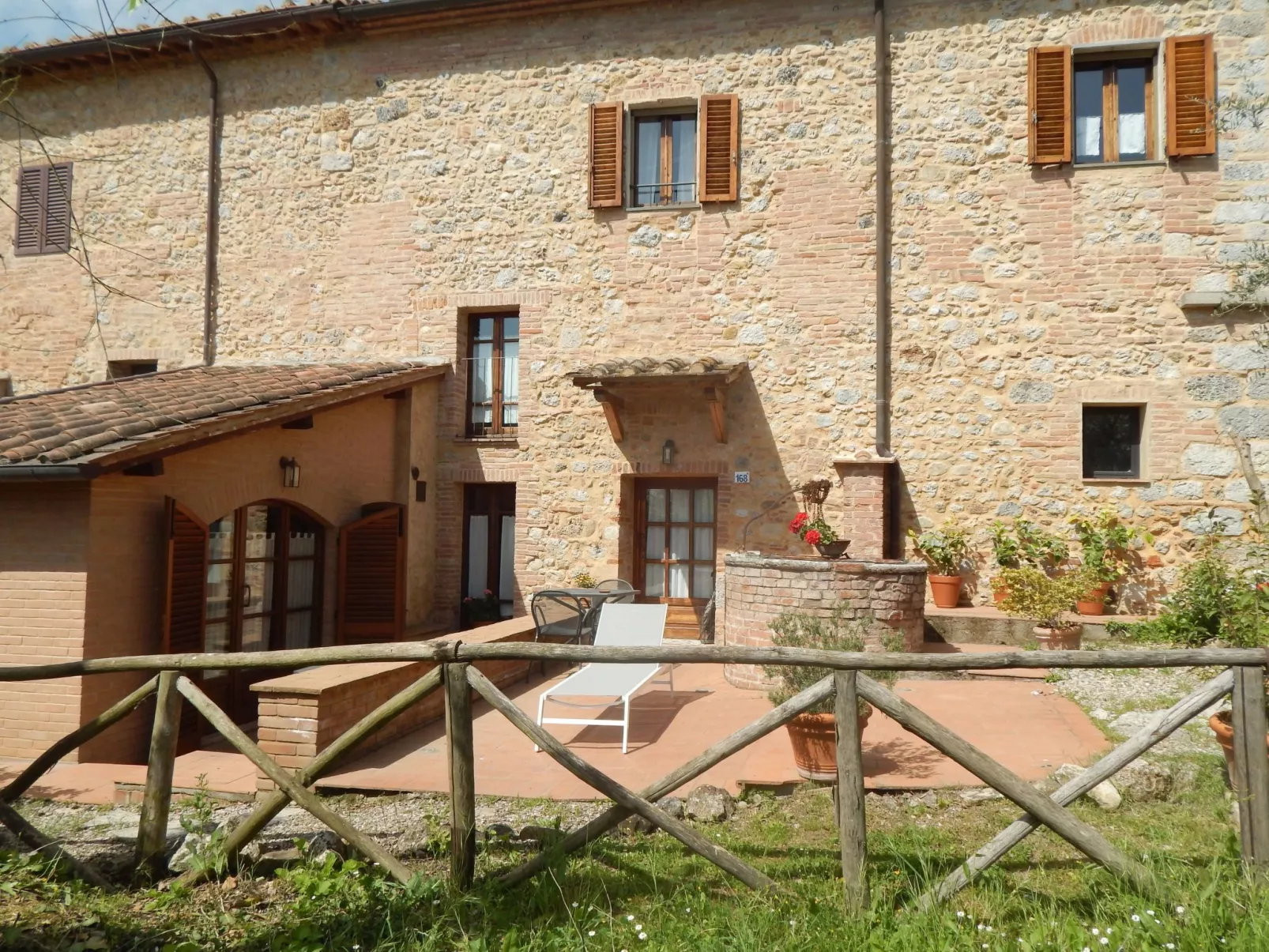 Wohnung auf dem Lande, 3 km vom Zentrum von Siena entfernt - Outside
