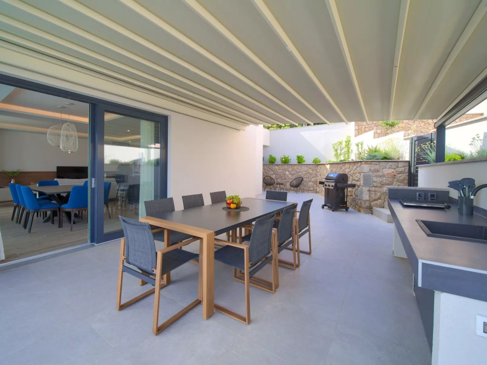 Luxuriöse Villa mit Pool und fantastischem Meerblick - Image-tags.info