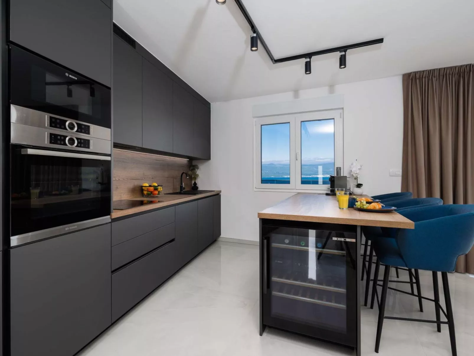 Brandneue Villa - Pool mit Panoramablick aufs Meer - Image-tags.info