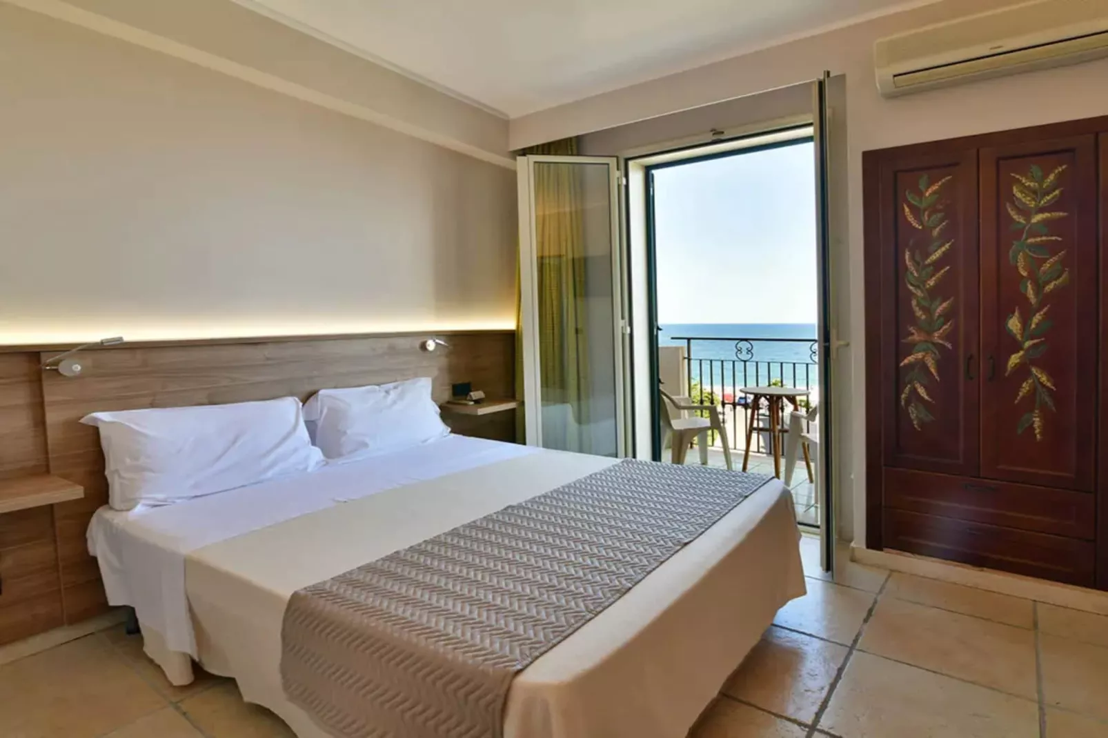 APARTMENTS VILLA LINDA - Bilo 2 Pax Superior Balcony Seaview - B2SVB3SV B4SV - Schlafzimmer