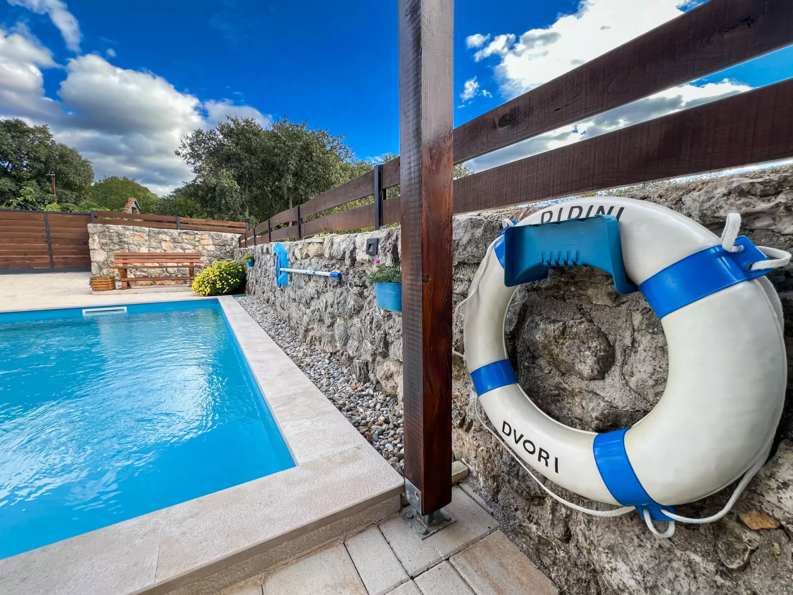 Didini dvori - Outside