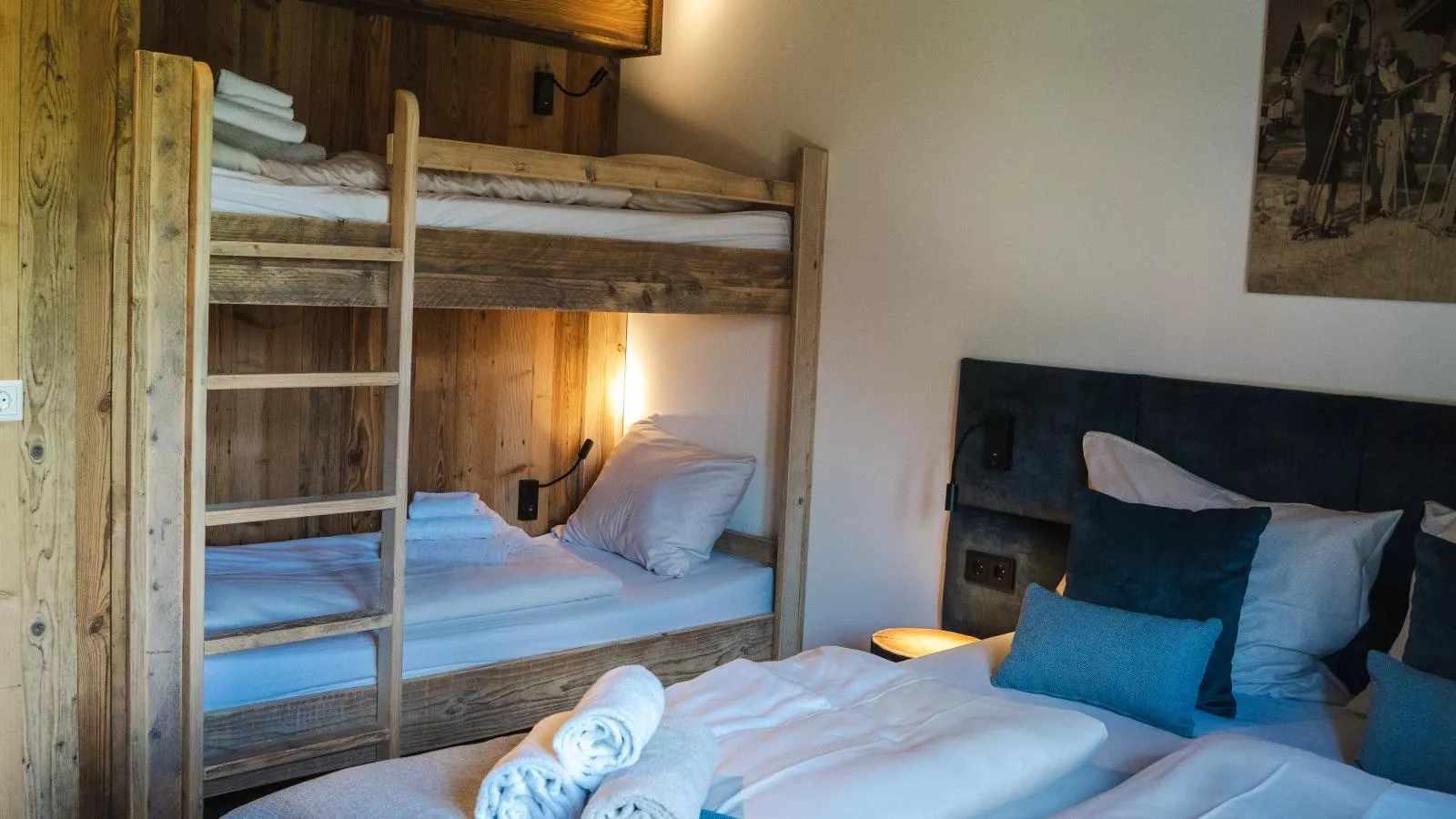 See Lounge - Bedroom