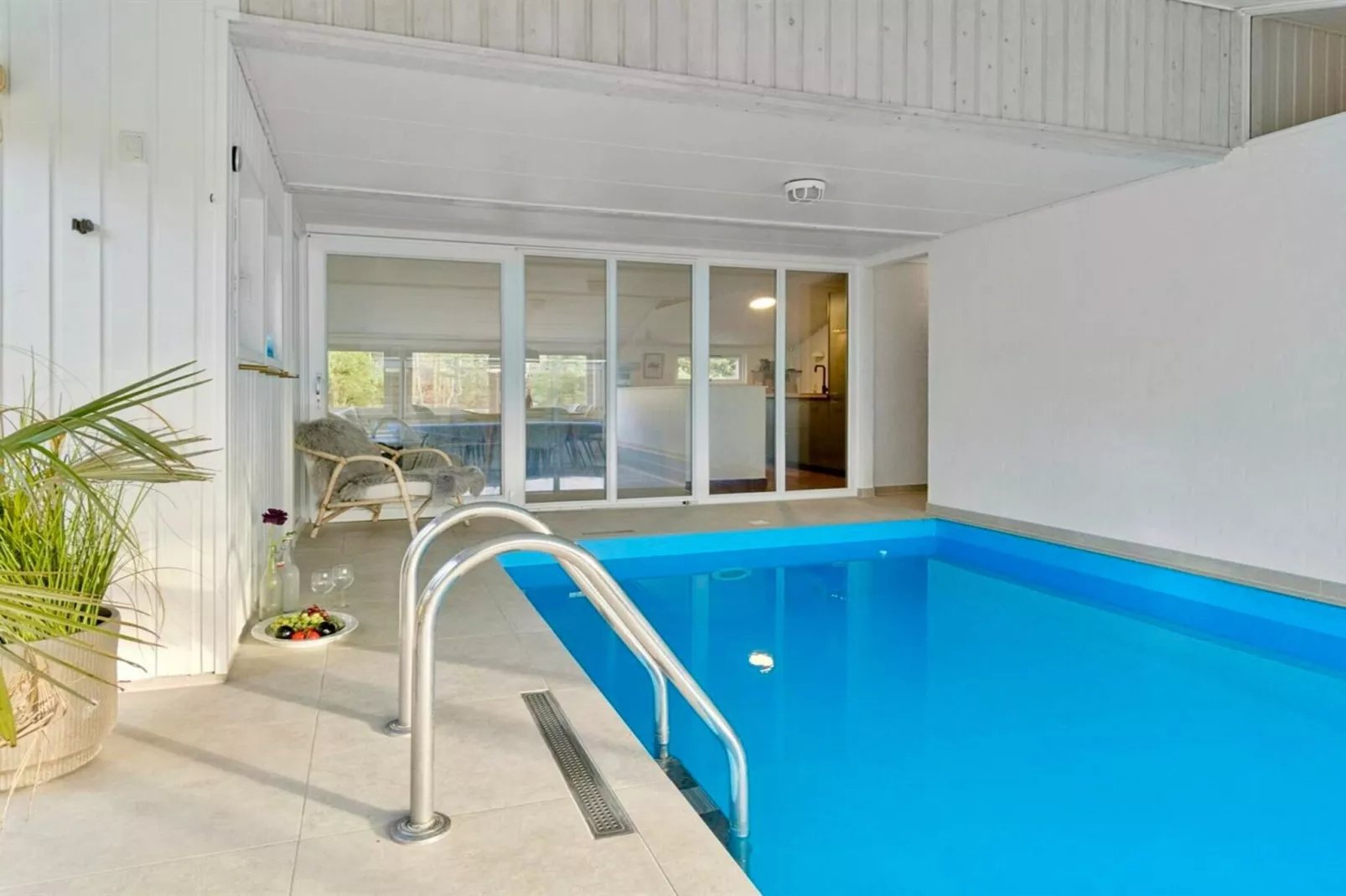 8 Personen Ferienhaus in Nexø-Schwimmbad