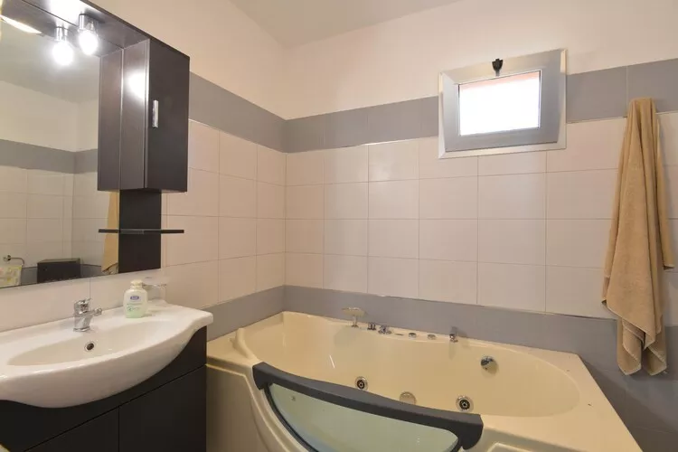 Holiday home Floridia-Villa Lucia mit Privatpool-Salle de bain