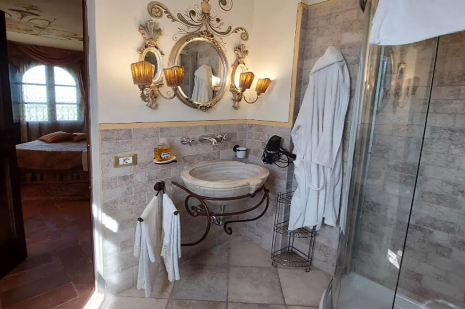 Luna Chiara-Bathroom