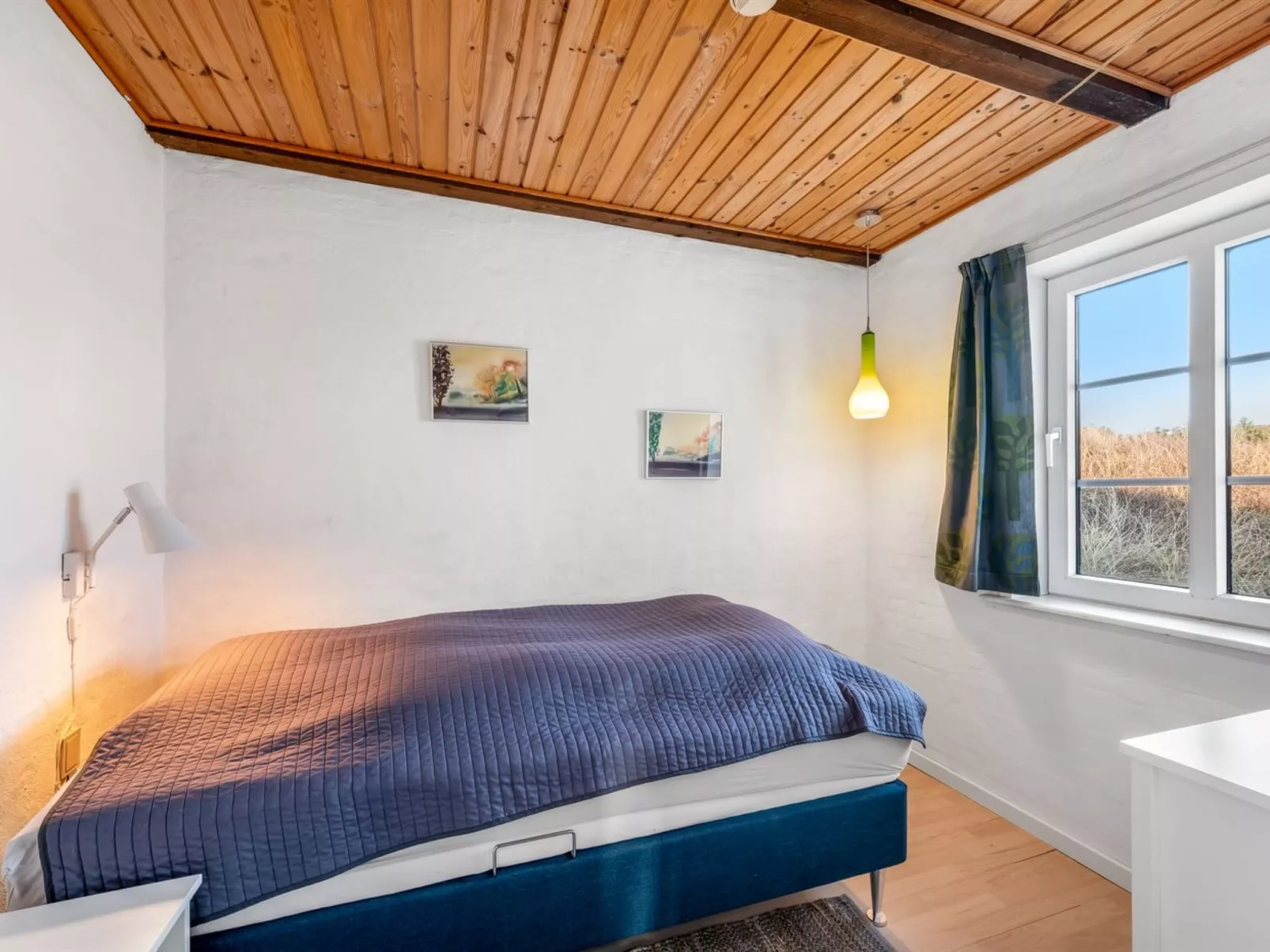 "Trugot" - 450m to the fjord-Inside