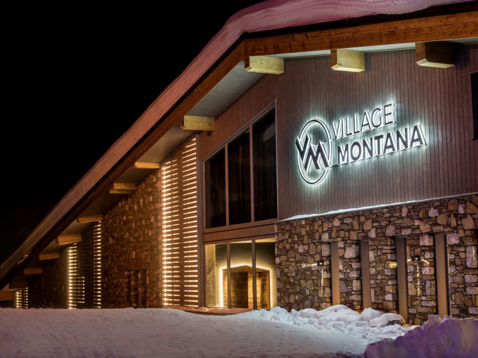 Village Montana-Inside