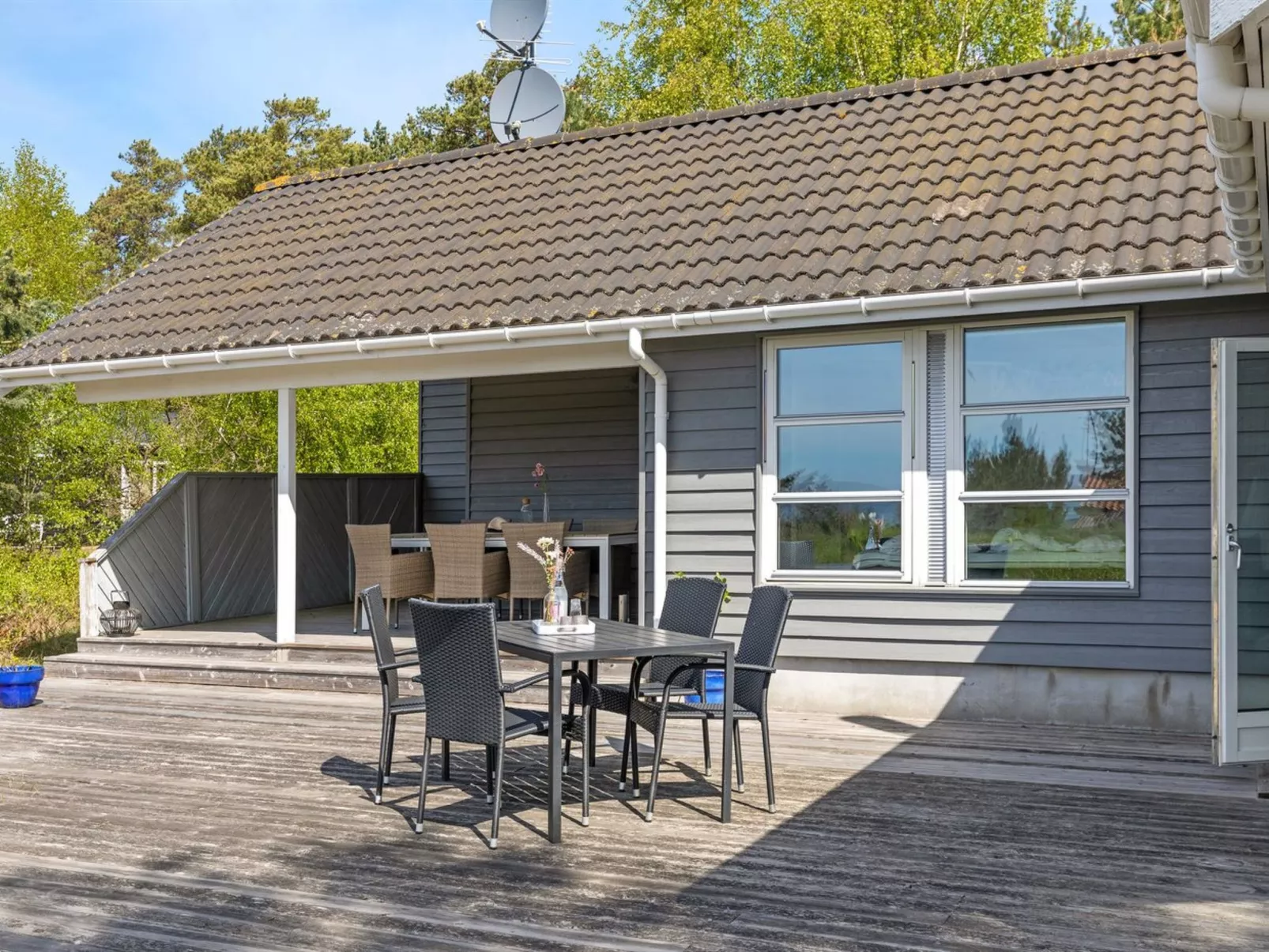 "Gyrid" - 150m from the sea-Outside