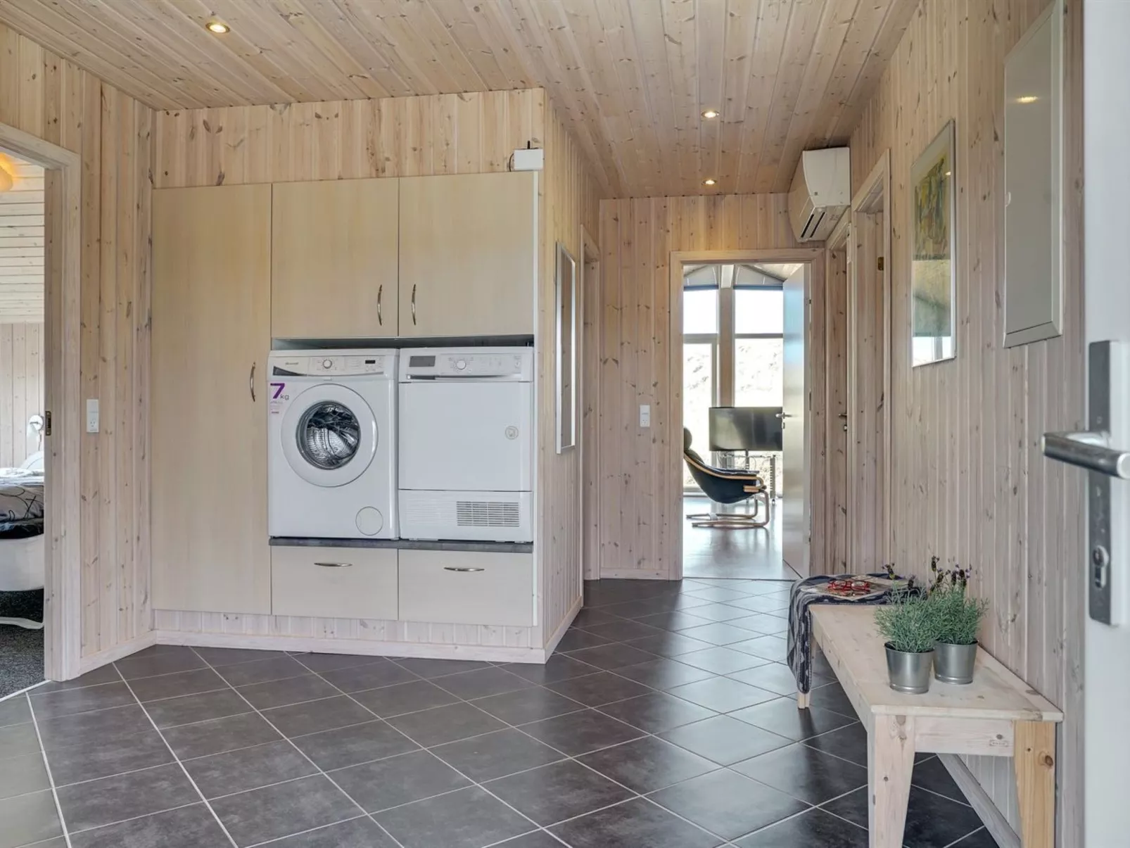 "Emelia" - 50m from the sea-Drinnen