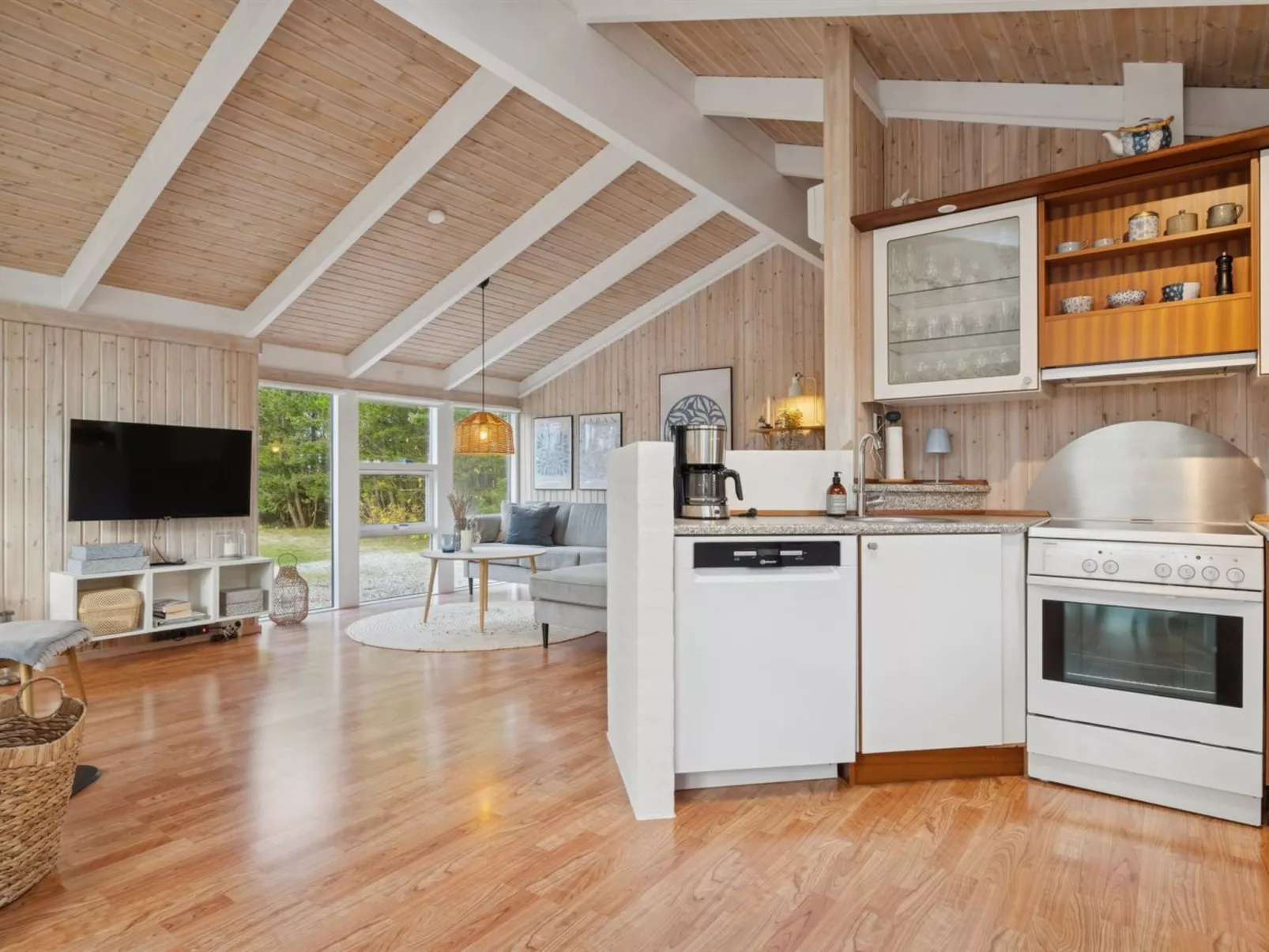 "Alvy" - 200m from the sea-Inside