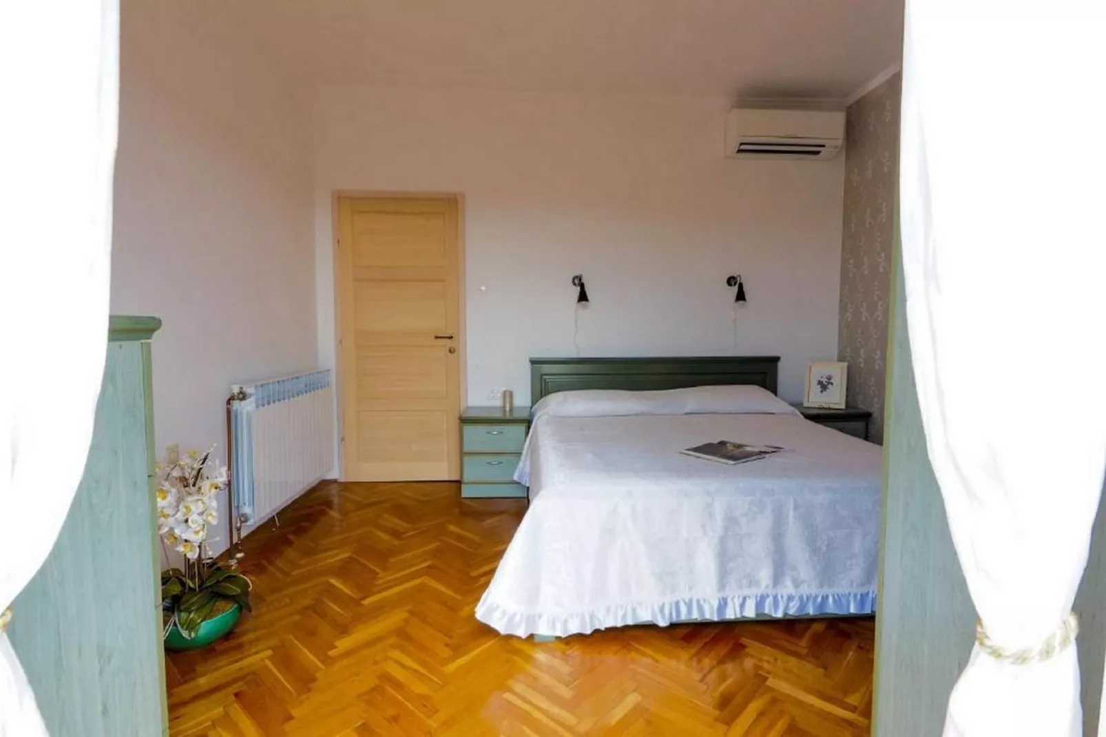 Villa Antonija - Four-Bedroom Villa with Terrace and Private Pool-Chambre