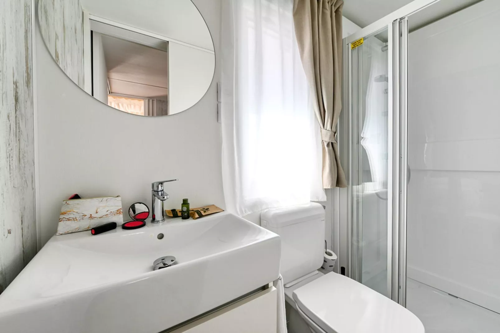 Caravanpark San Benedetto Camping Relais Peschiera / MH Borgo-Bathroom