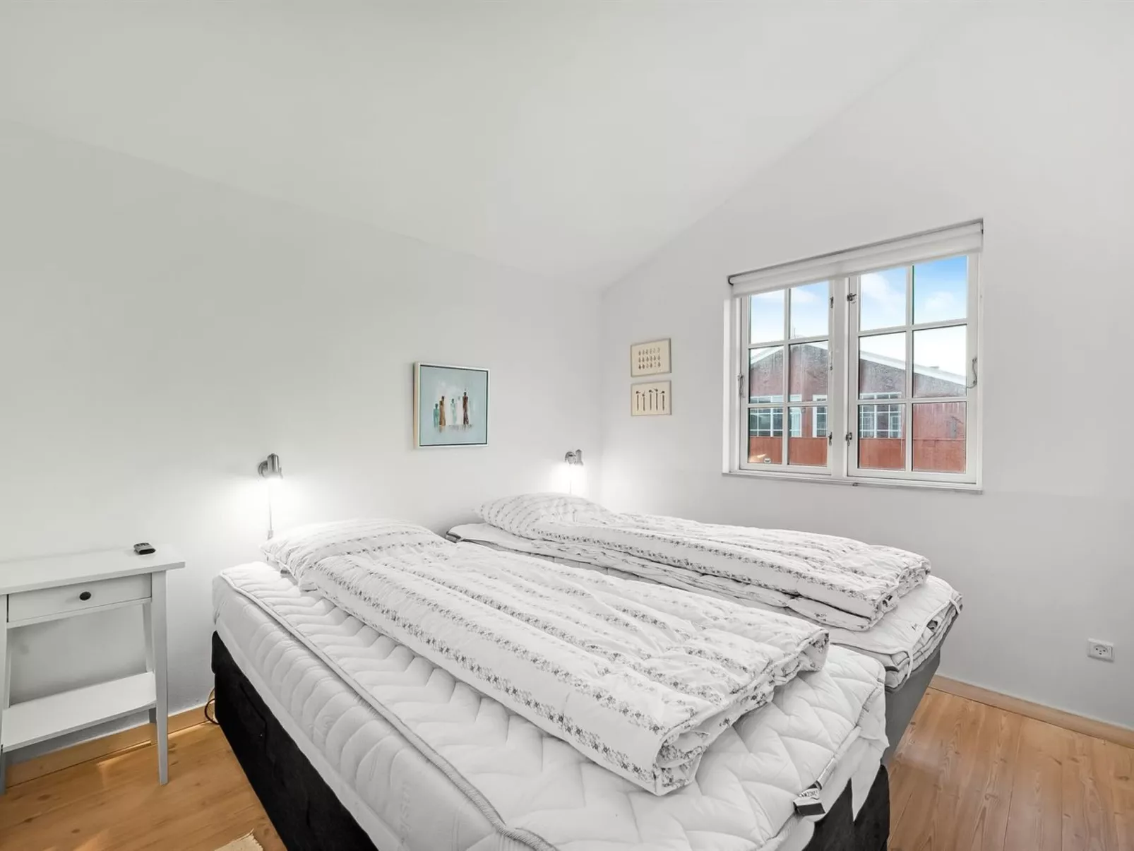 "Binta" - 300m to the fjord - Dedans