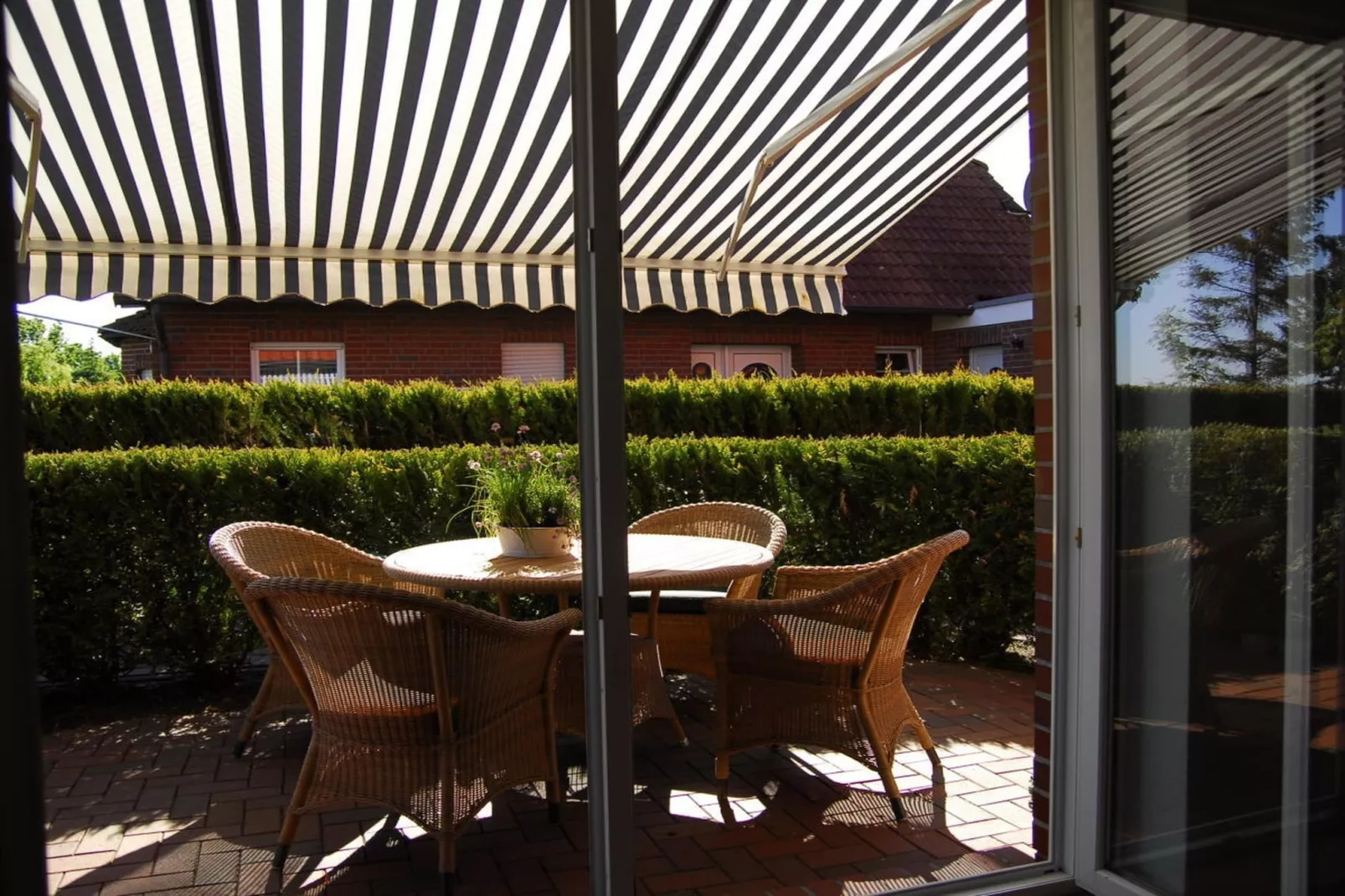 114416-Terrasse/Balkon