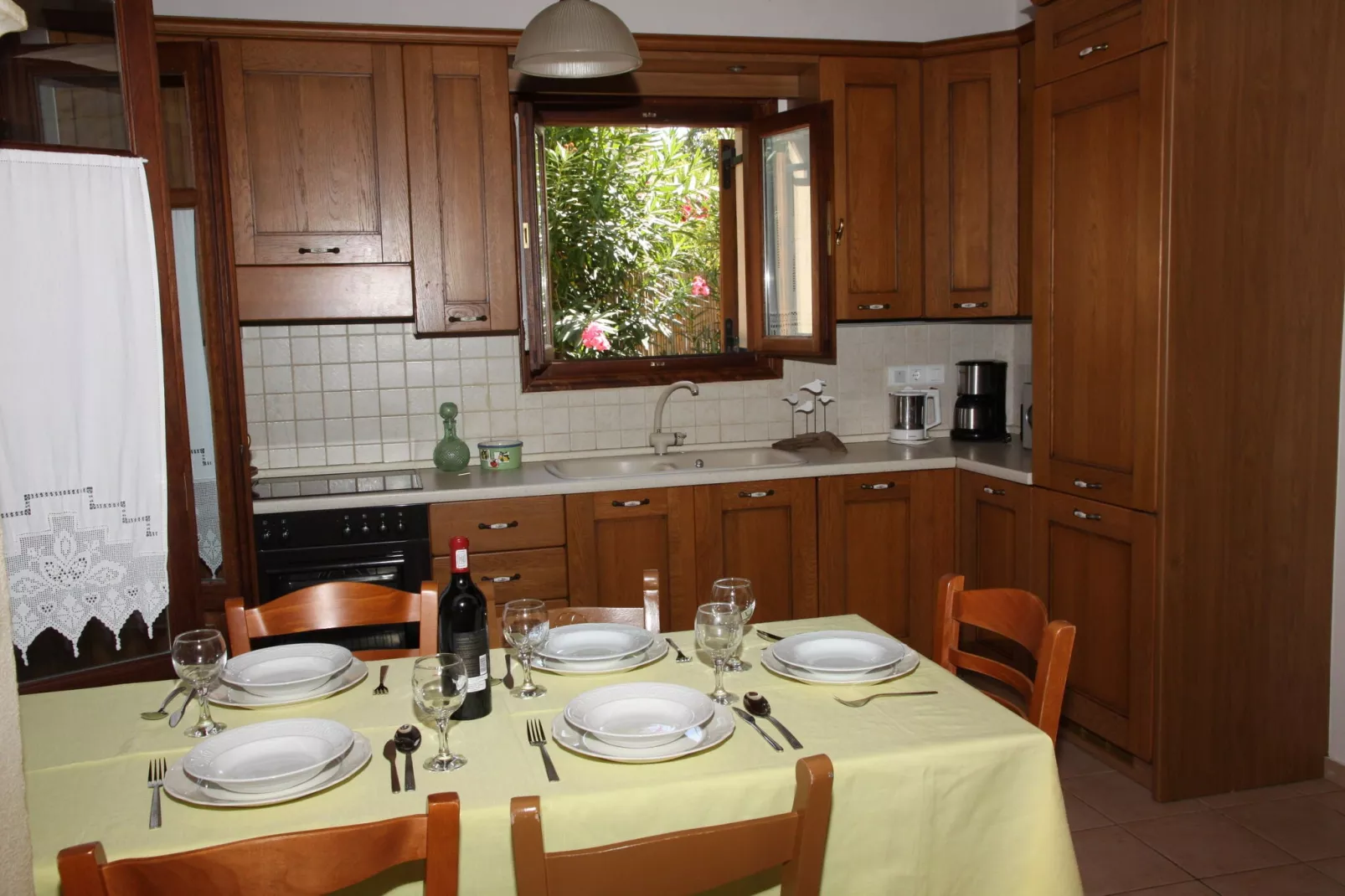 Villa Almond-Dining room
