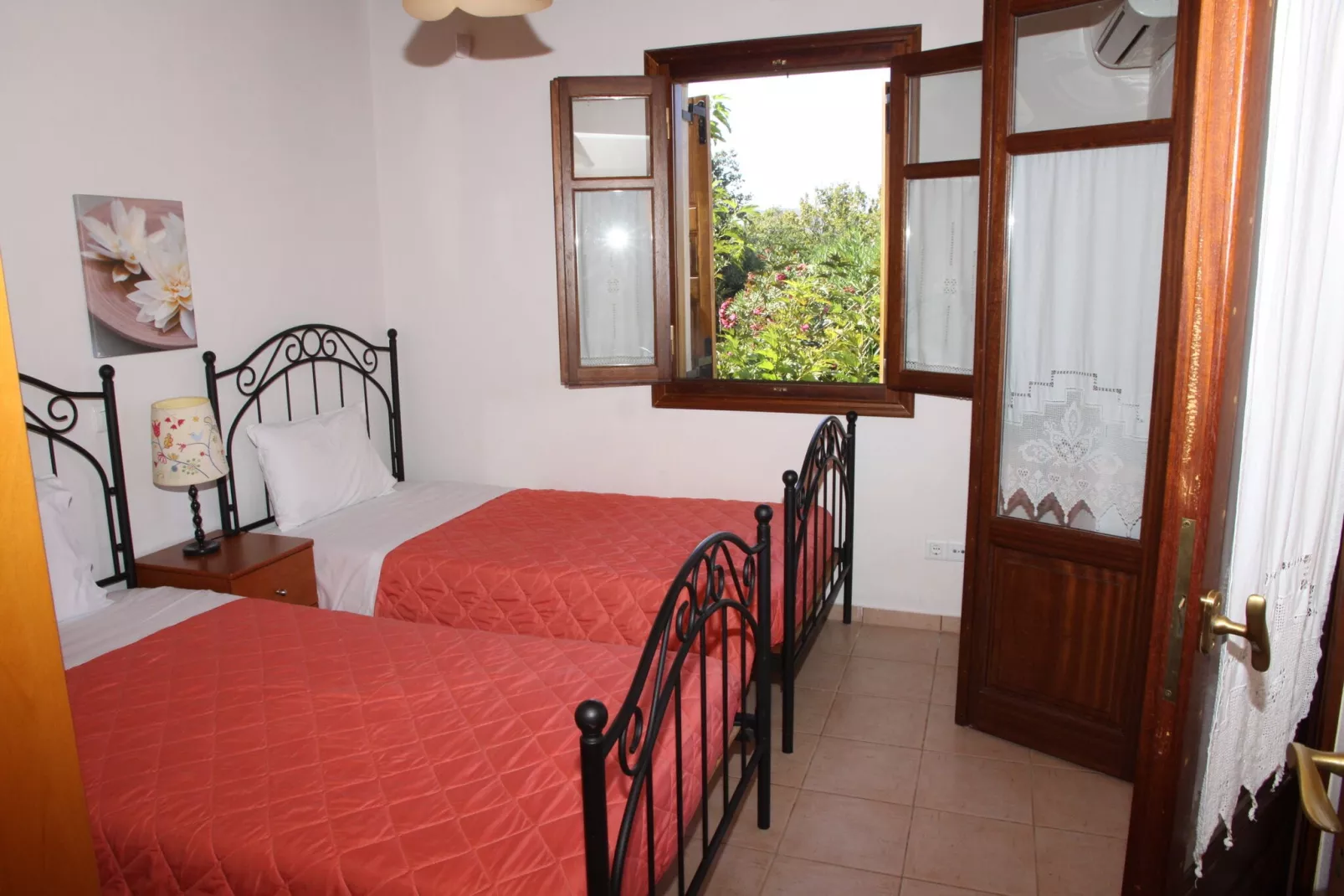 Villa Almond-Bedroom