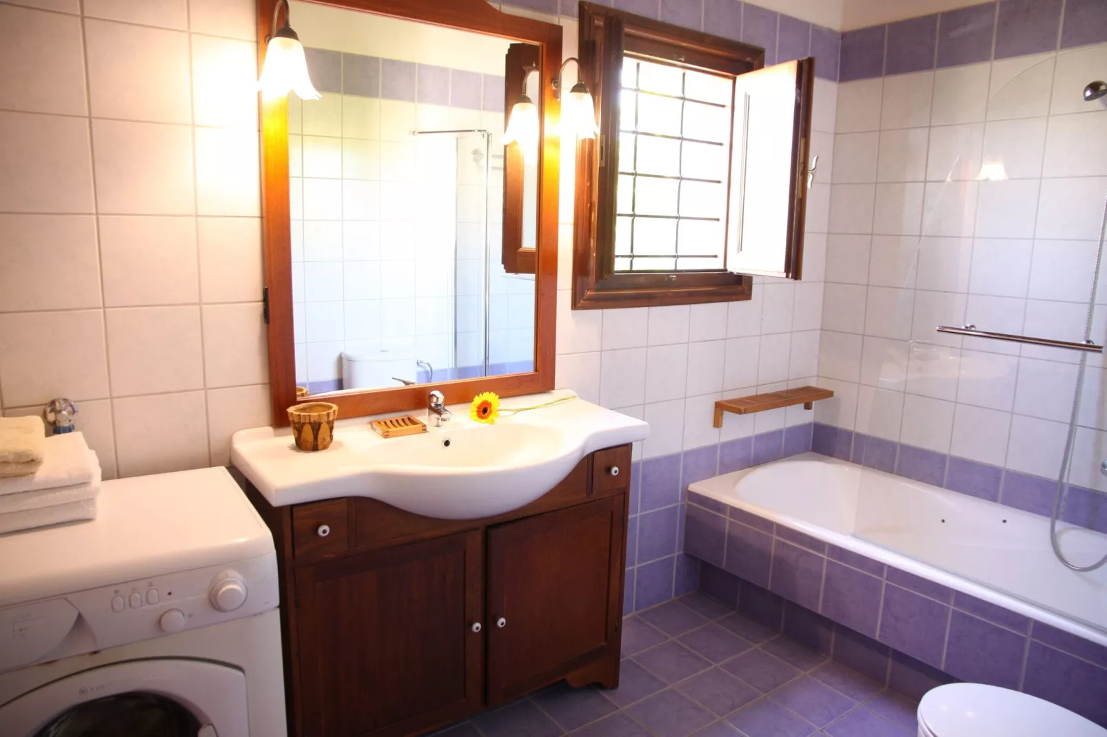 Villa Almond-Bathroom