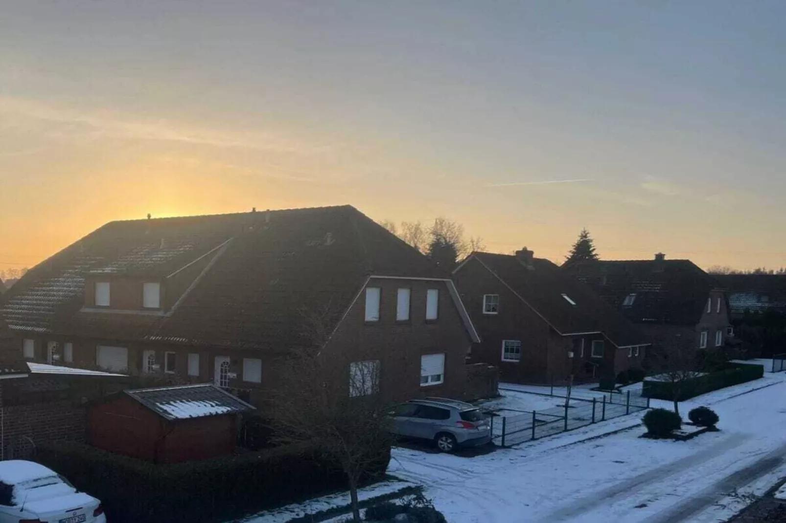 515868 - Exterior in summer