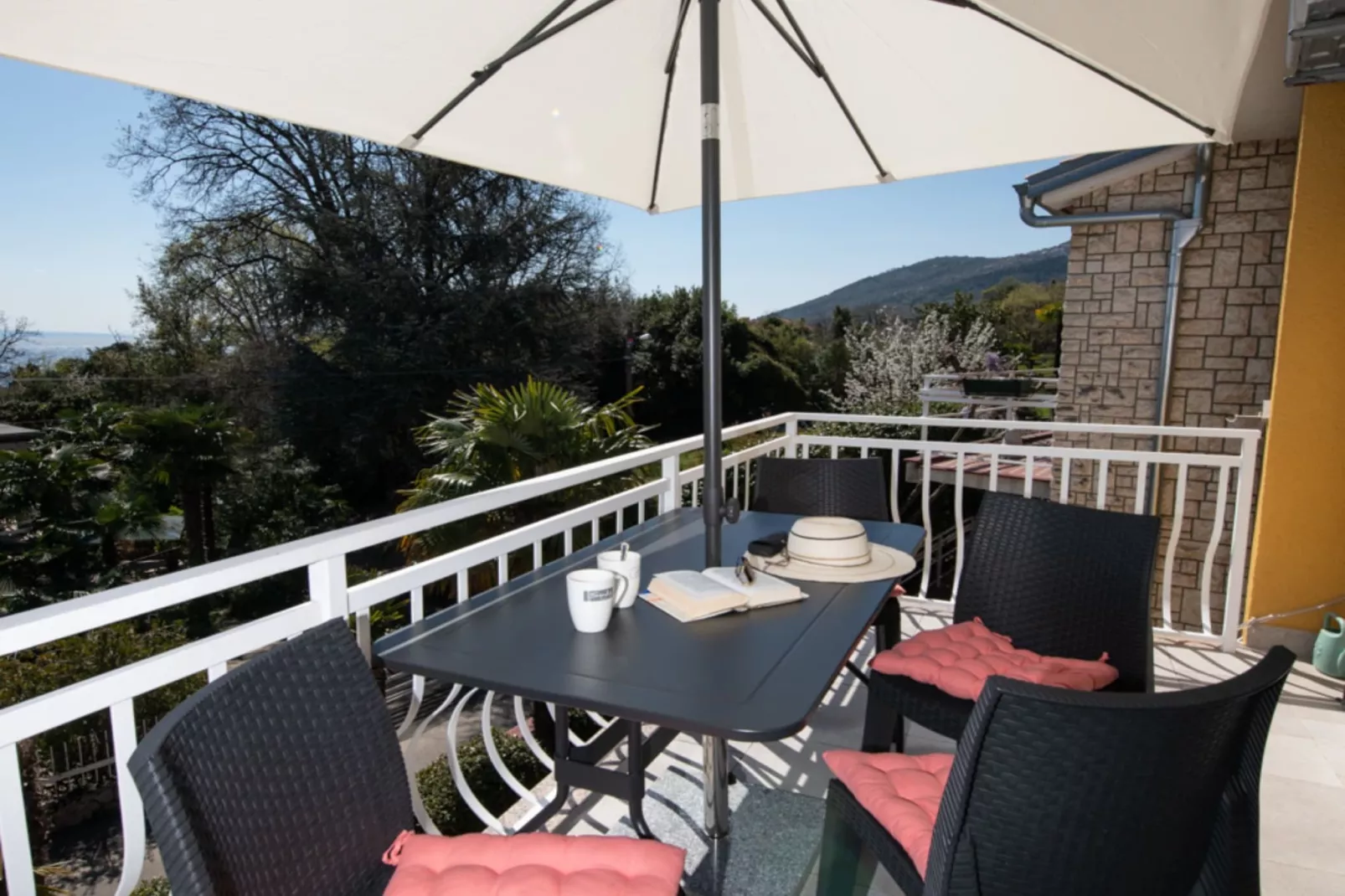 Apartments Mirjana IKA - One Bedroom Apartment With Balcony And Sea View (A2) - Terrace balcony