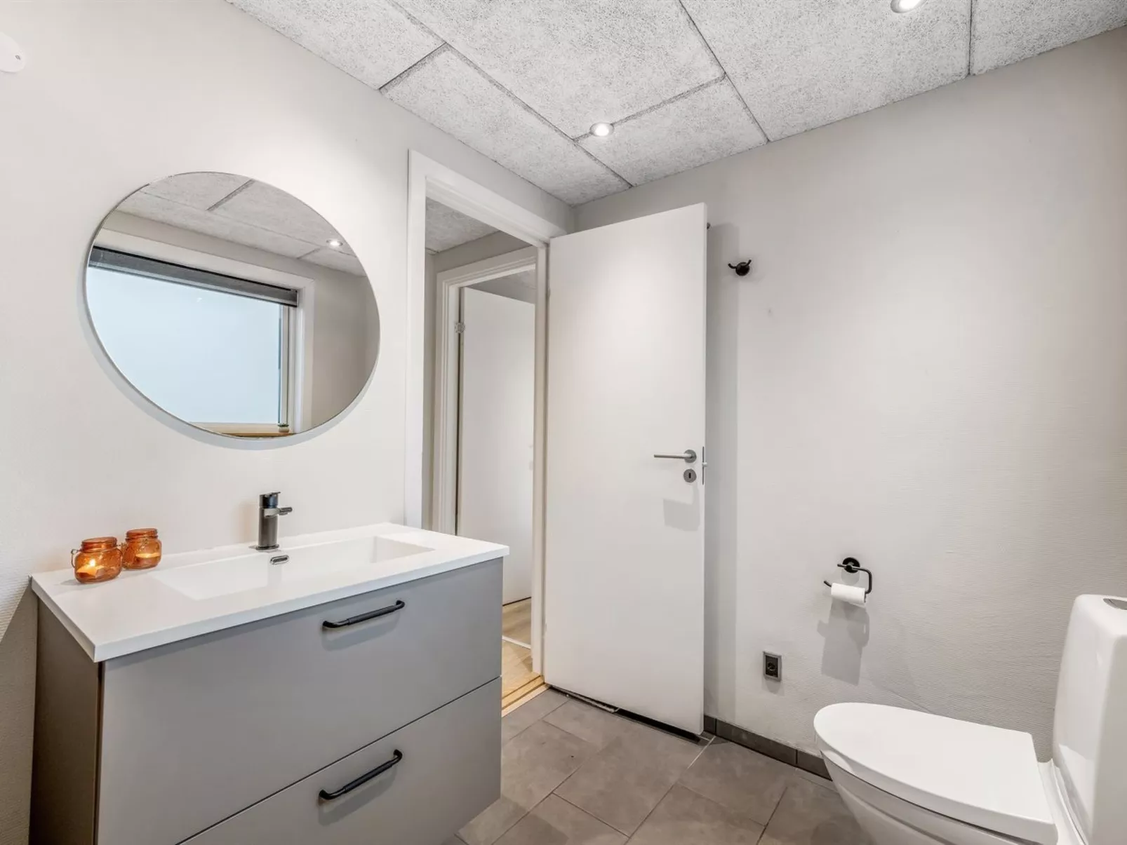 "Naia" - 300m to the fjord-Drinnen