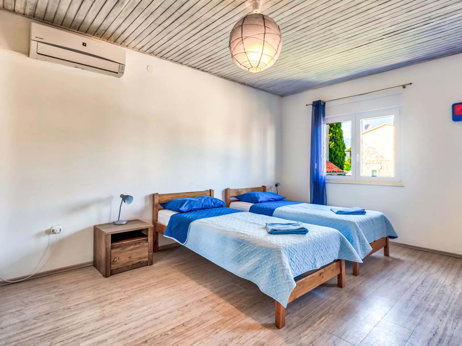 Villa mit Garten, Grill und Terrasse - Inside