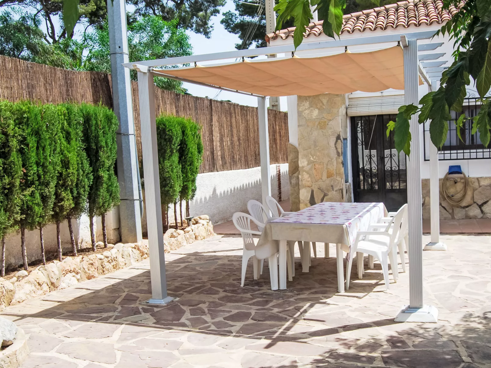 Ferienvilla, Seeblick, privater Pool und Parkplatz - Dehors