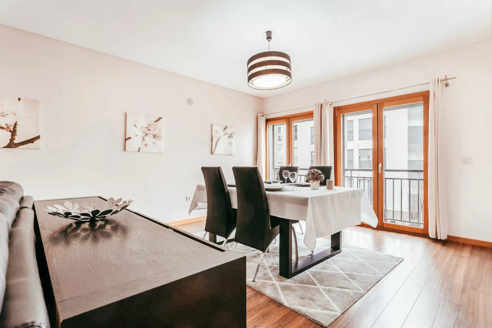 Modern & Elegant 2 bedroom in Amadora by GT House-Esszimmer