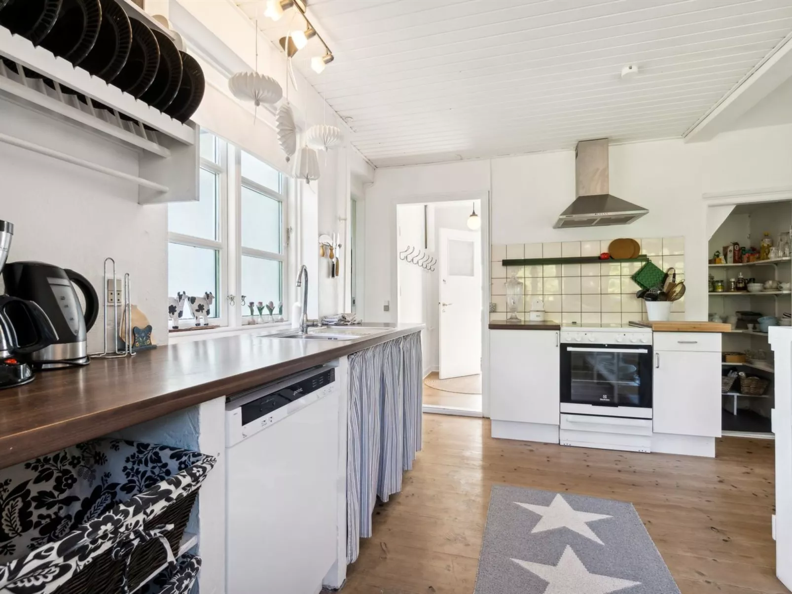 "Tuva" - 3.6km from the sea-Inside