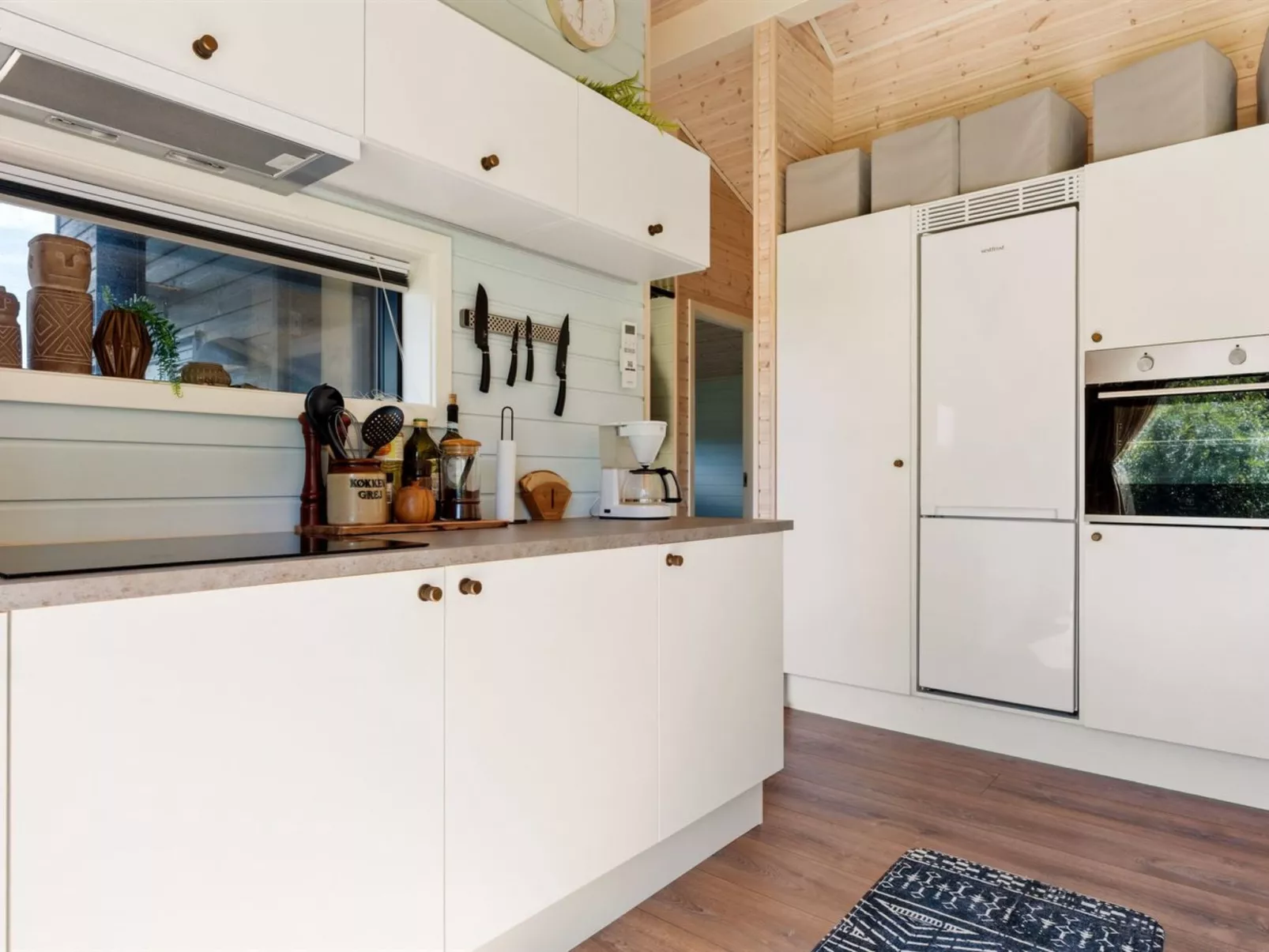 "Afkar" - 900m from the sea-Inside