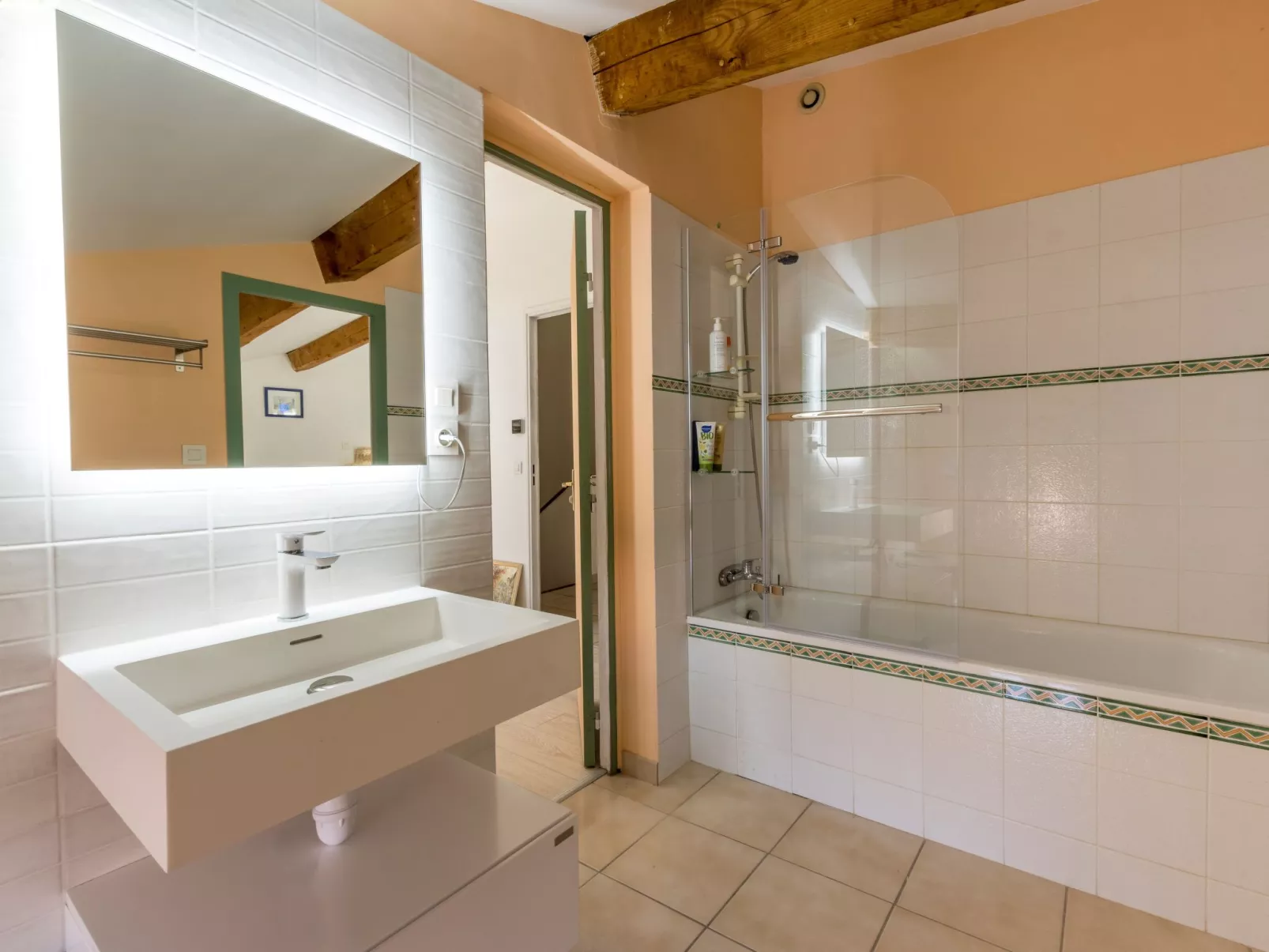 Zwischen Meer, Seen und Bergen-Inside