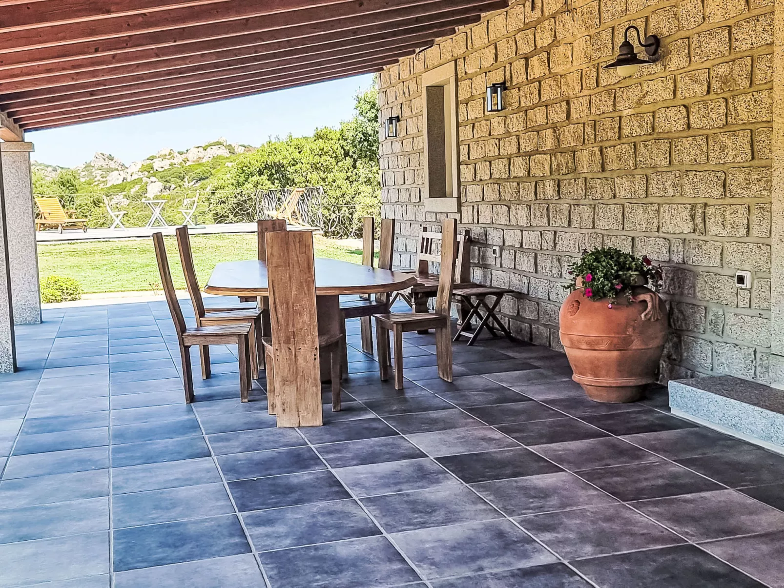 Stazzu Sarra di Monti-Draußen