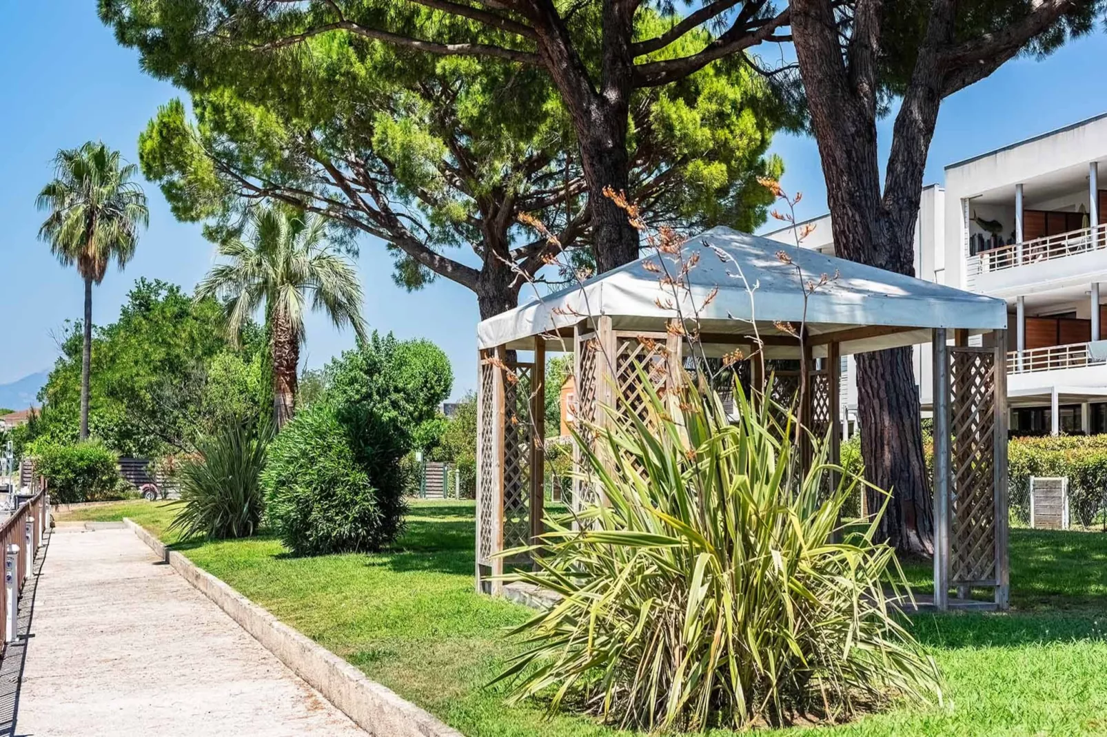 Carre Marine N°214 - 2P4-Extérieur