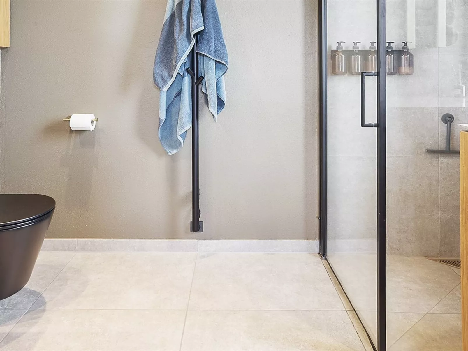 "Greta" - 125m from the sea-Drinnen