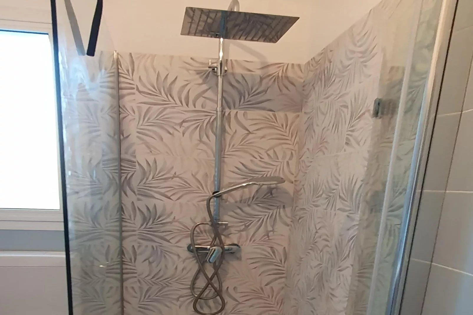 Charmante Villa mit drei Apartments und Meerblick KReidl-Salle de bain